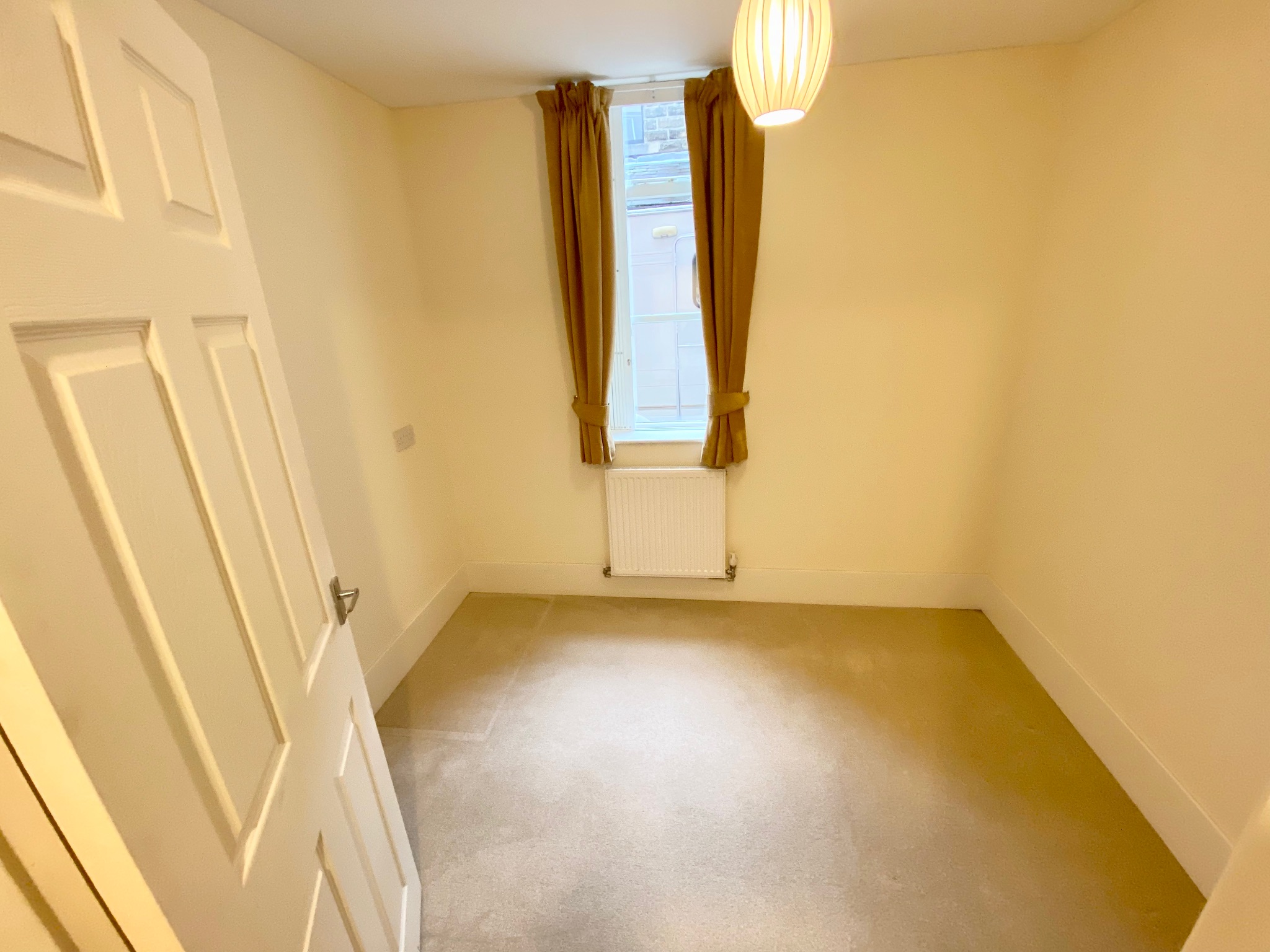 2 bedroom ground floor flat/apartment To Let in Hebden Bridge - Photograph 10.