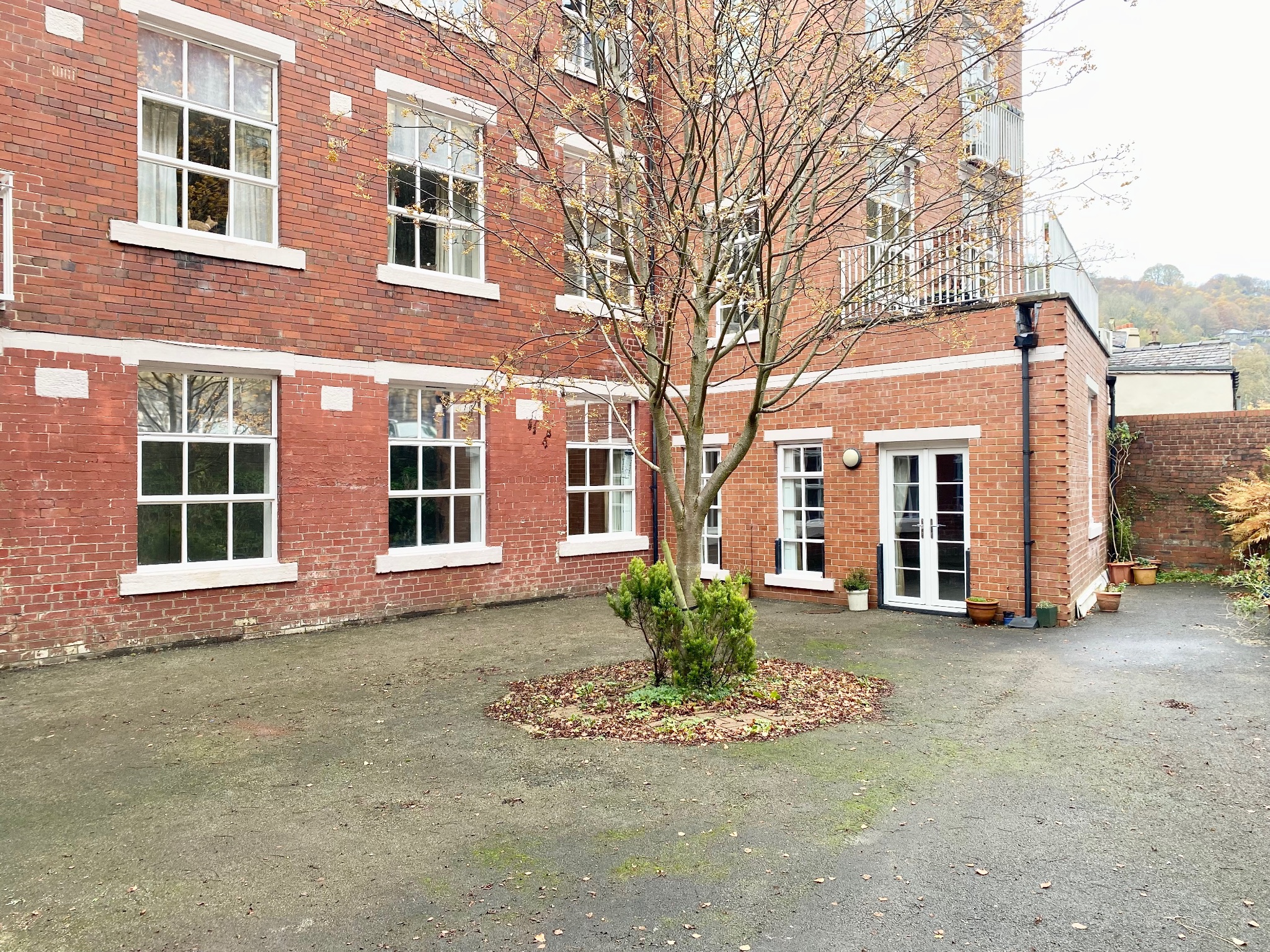 2 bedroom ground floor flat/apartment To Let in Hebden Bridge - Photograph 13.