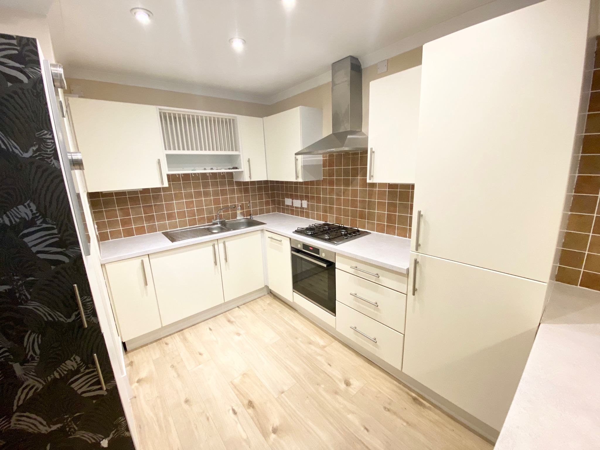 2 bedroom ground floor flat/apartment To Let in Hebden Bridge - Photograph 6.