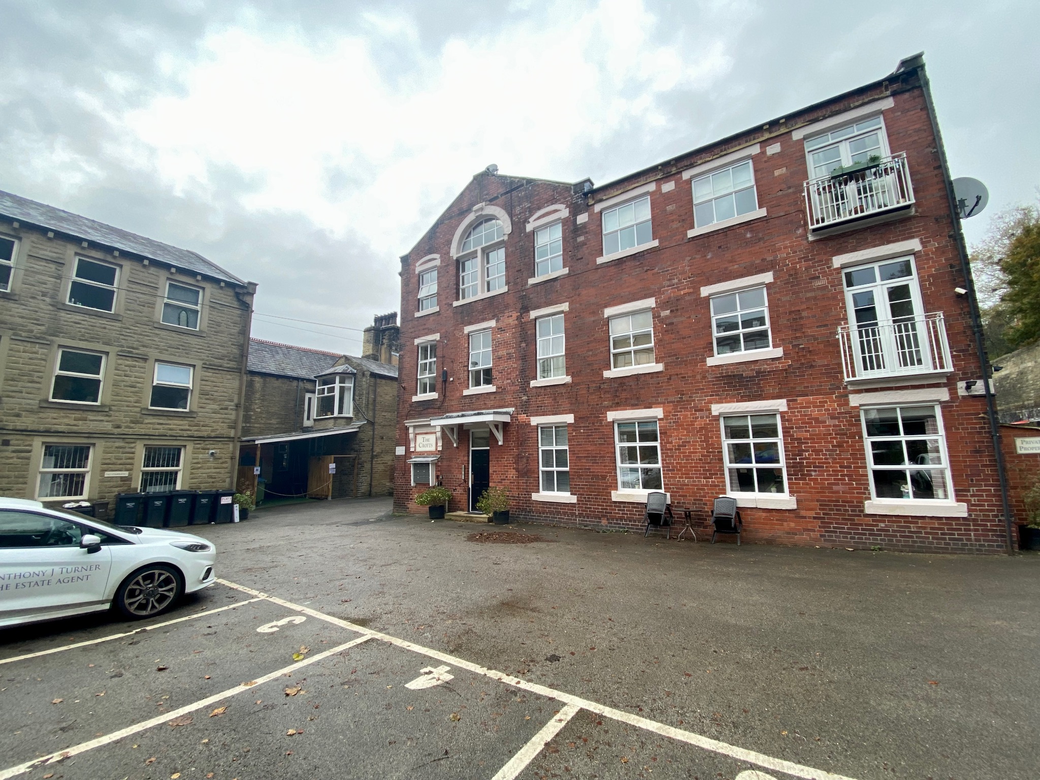 2 bedroom ground floor flat/apartment To Let in Hebden Bridge - Property photograph.