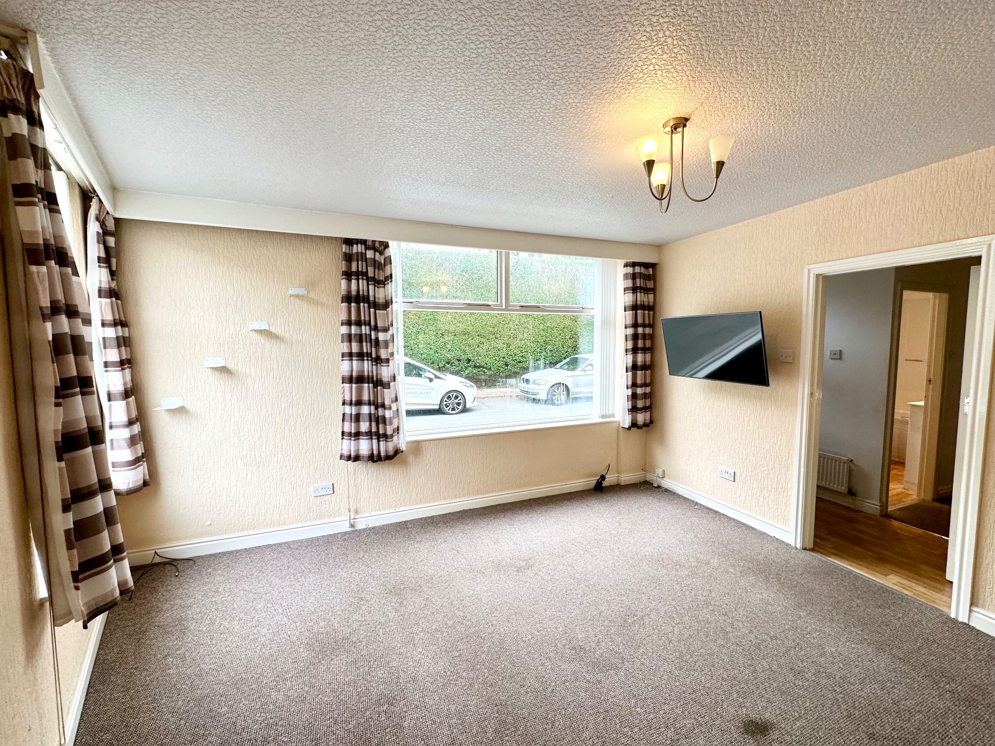 2 bedroom end terraced house Let Agreed in Hebden Bridge - Photograph 11.