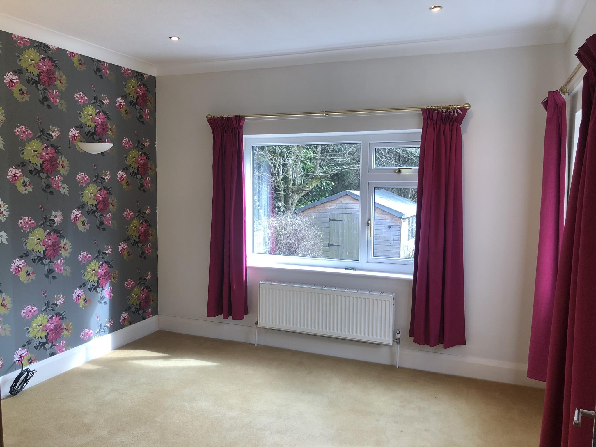 4 bedroom detached house Let in Stockport - Photograph 7.
