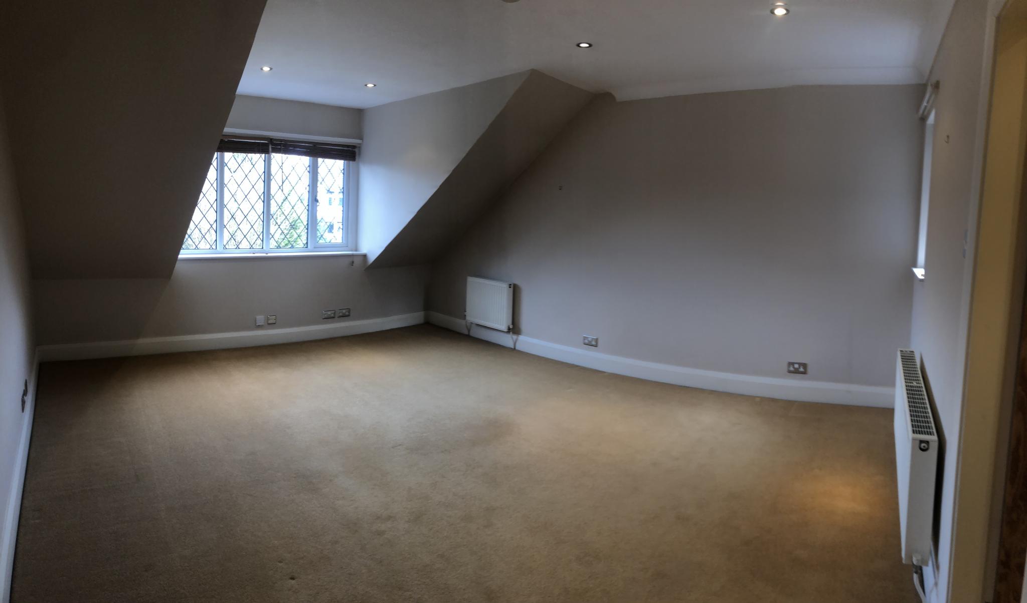 4 bedroom detached house Let in Stockport - Photograph 11.