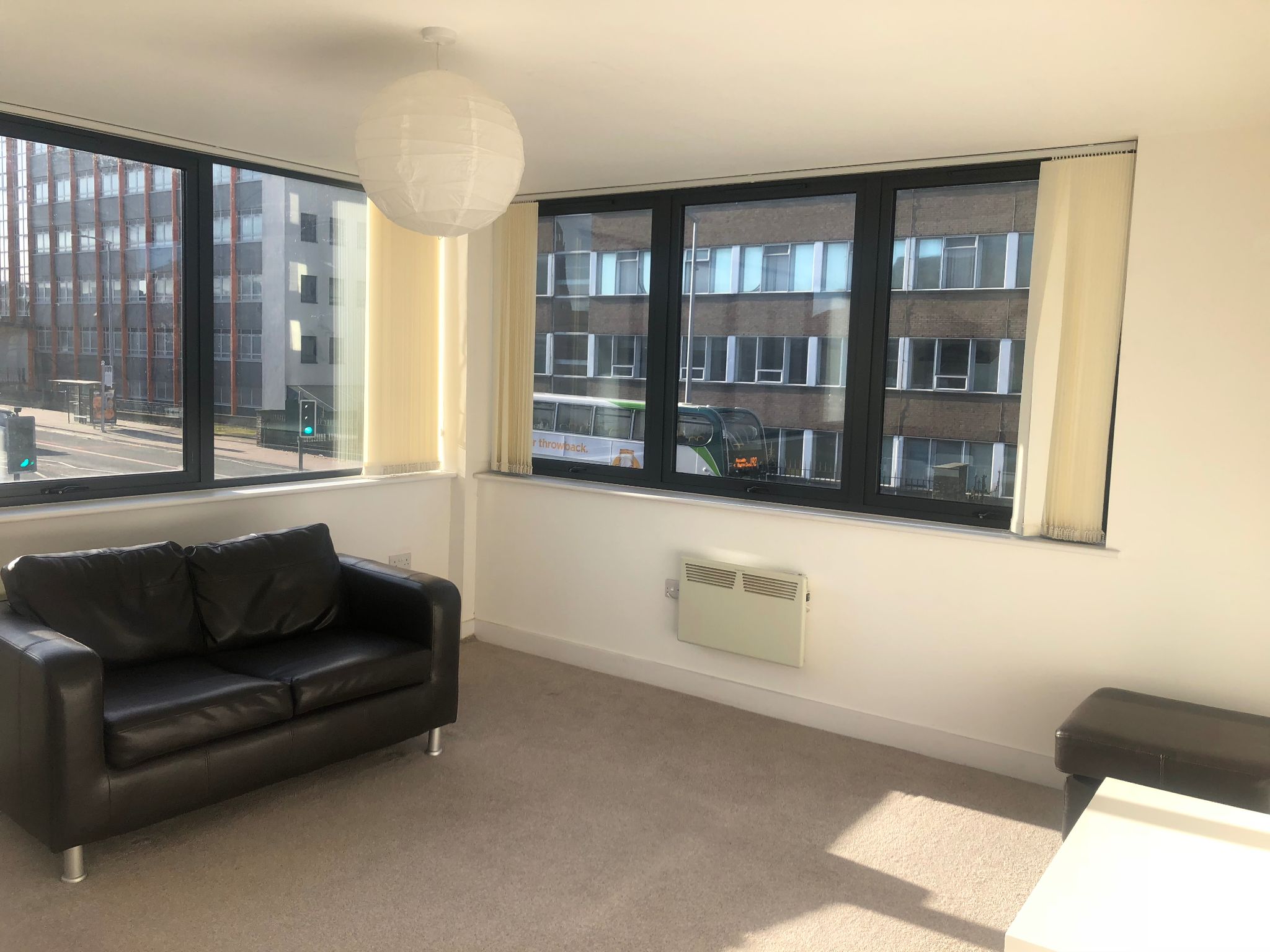 2 bedroom apartment flat/apartment Let in Stockport - Photograph 3.