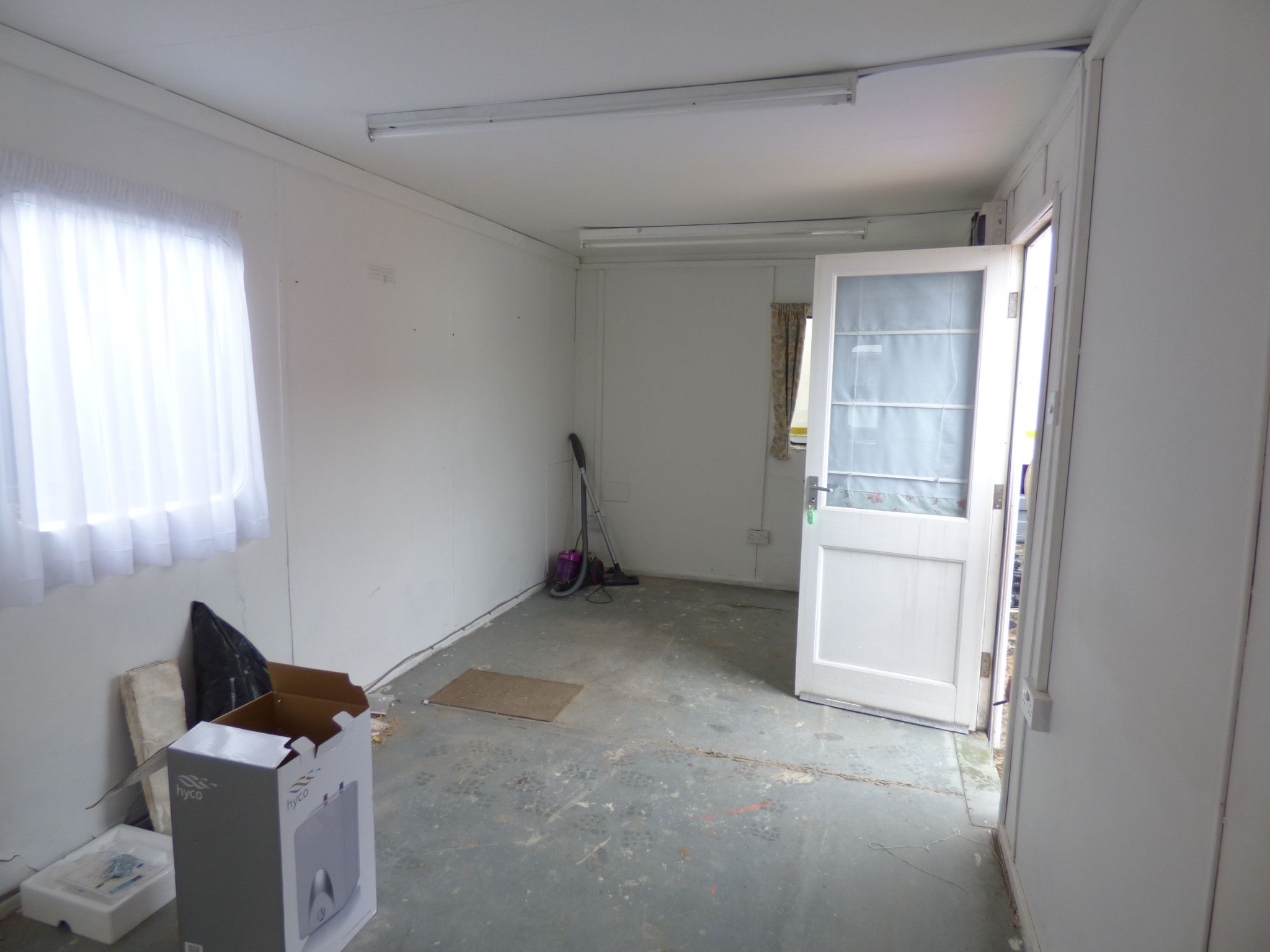 Office For Sale in Stockport - Portacabin Photo 1.