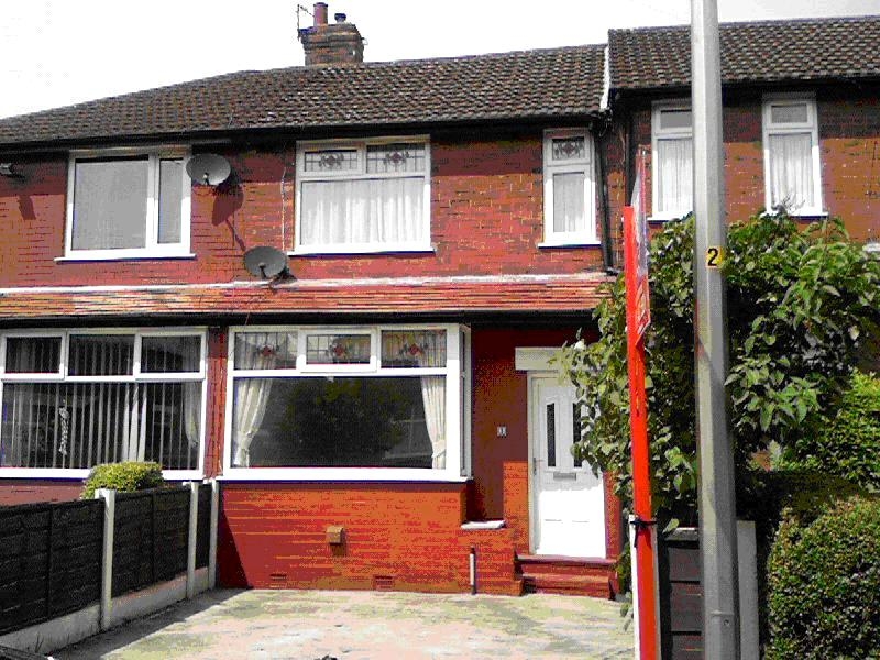 3 bedroom mid terraced house Let in Stockport - 0.