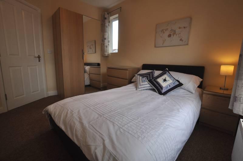 1 bedroom shared house Let in Stockport - Photograph 2.