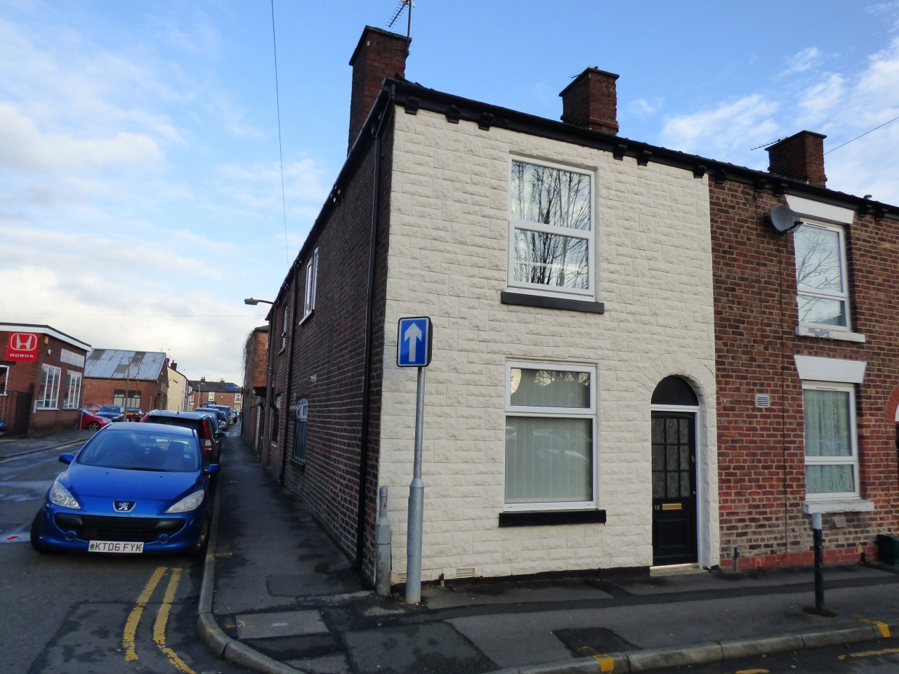 2 bedroom end terraced house Sold in Stockport - Photograph 1.