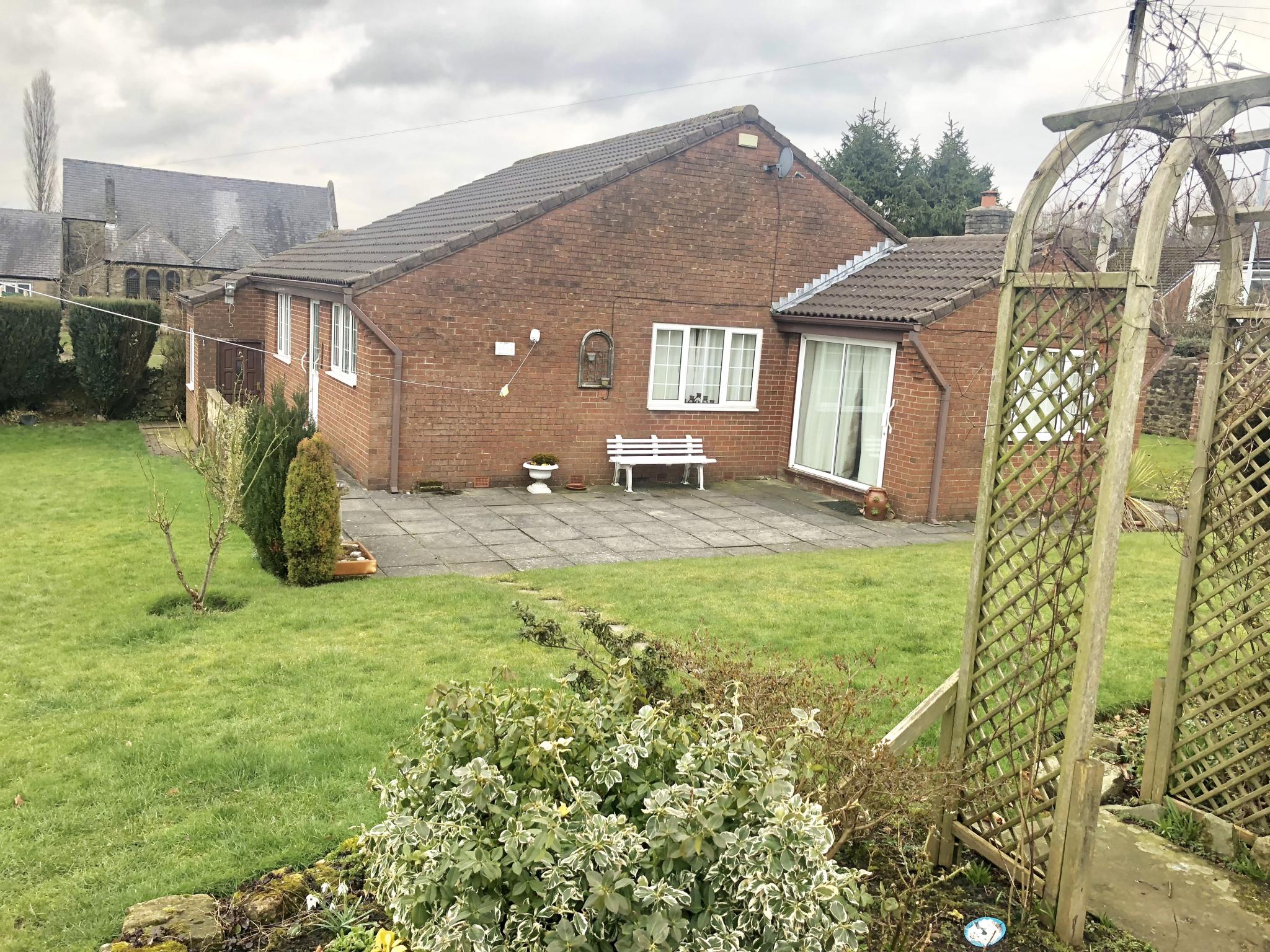 2 bedroom detached bungalow Let in Stockport - Photograph 3.