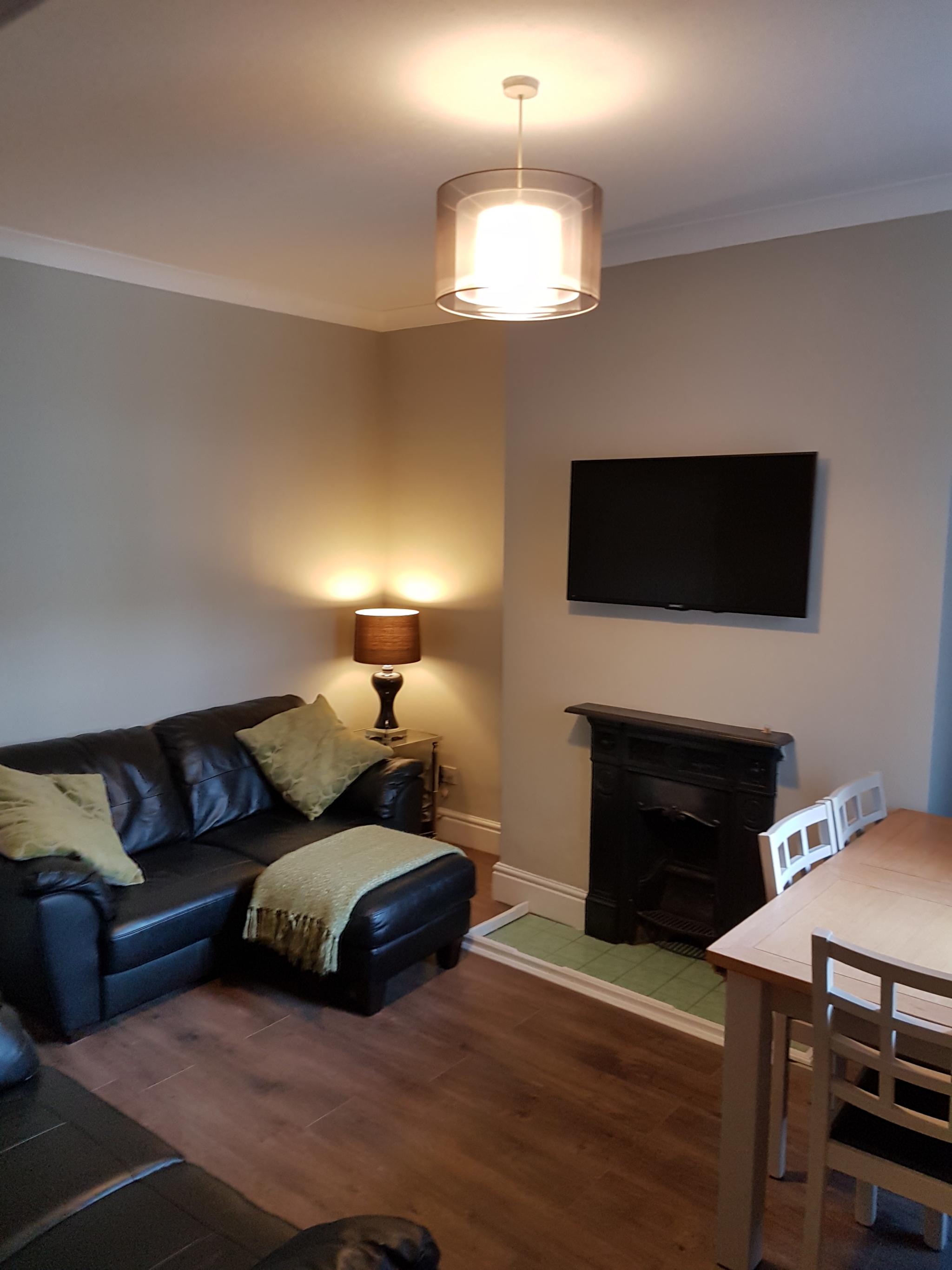 1 bedroom shared house Let in Stockport - Photograph 1.