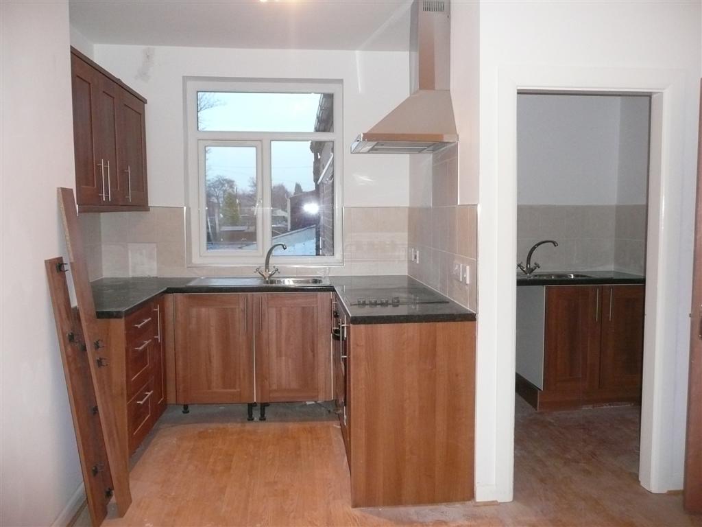 3 bedroom Let in Hyde - 0.