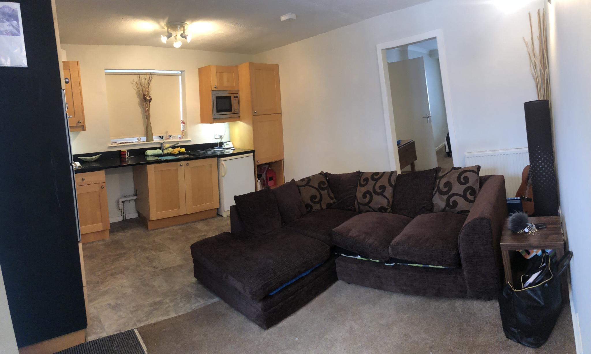 1 bedroom apartment flat/apartment Let in Stockport - Photograph 3.