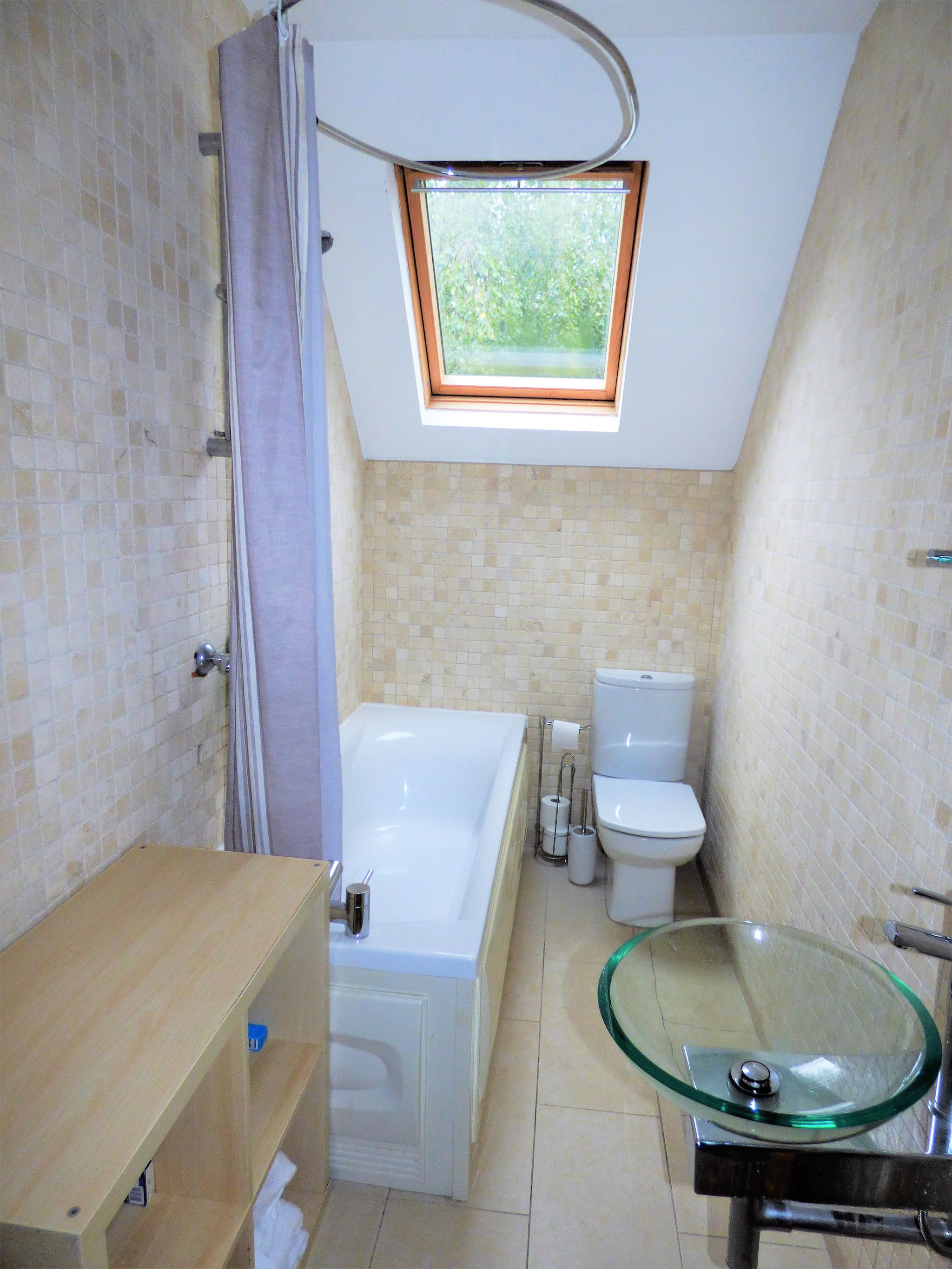 2 bedroom penthouse flat/apartment Under Offer in Manchester - Photograph 10.