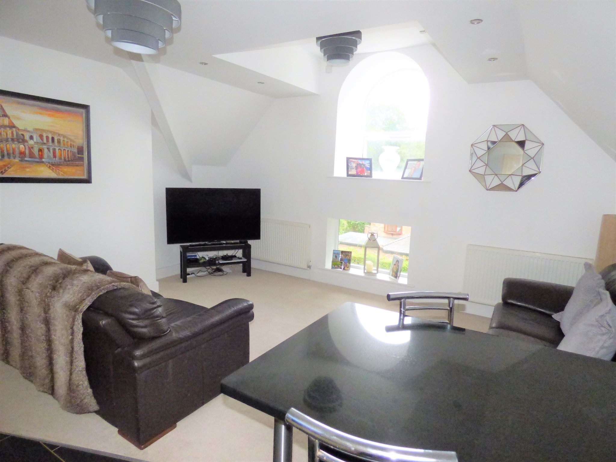 2 bedroom penthouse flat/apartment Under Offer in Manchester - Photograph 5.