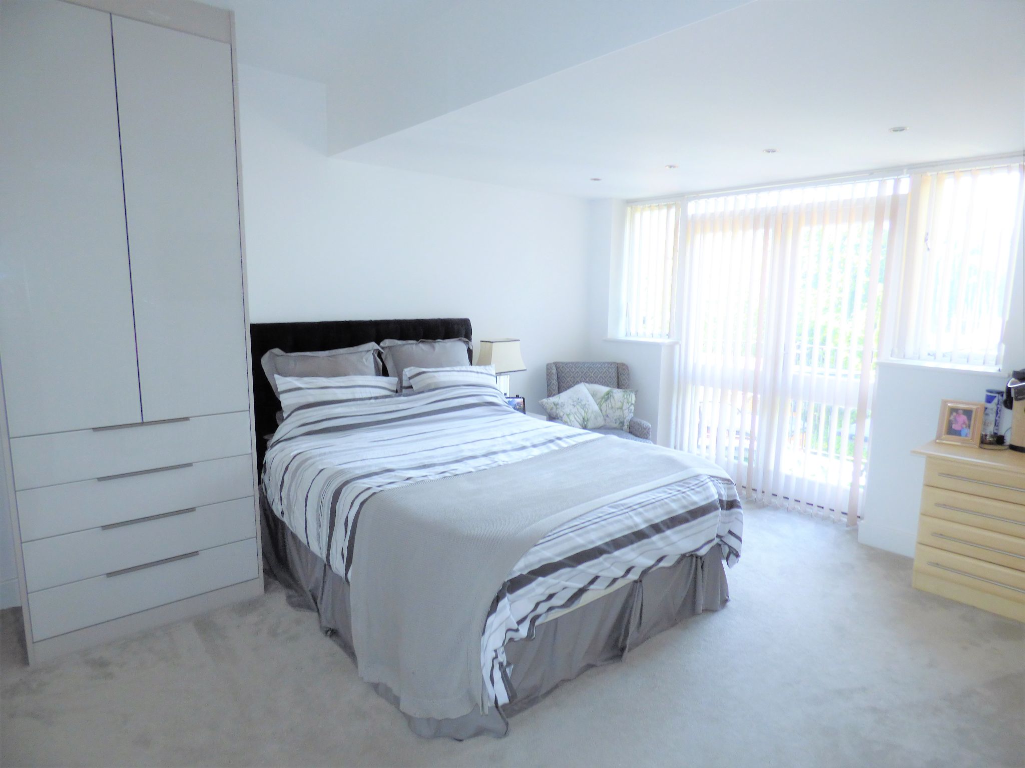2 bedroom penthouse flat/apartment Under Offer in Manchester - Photograph 11.