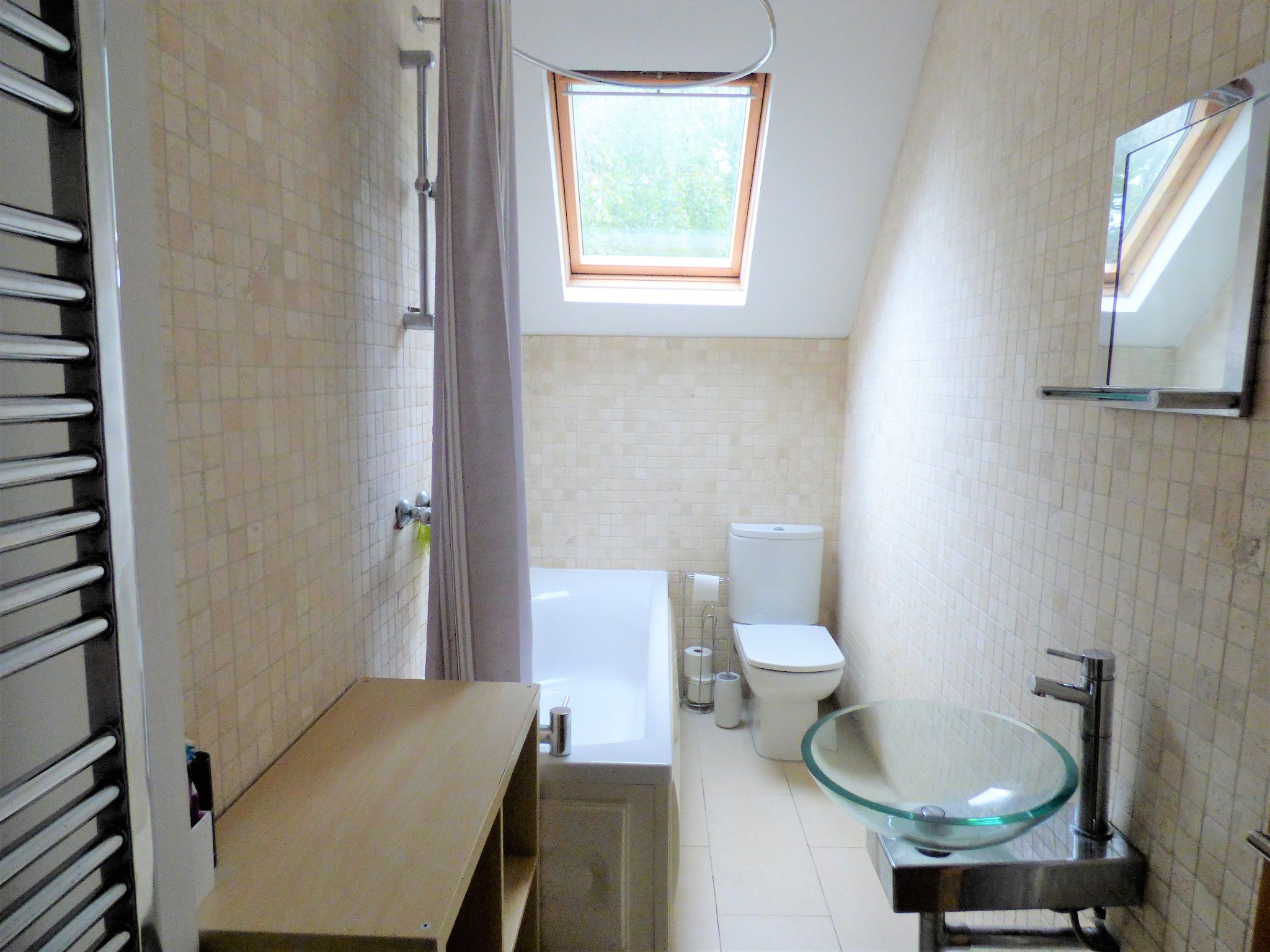 2 bedroom penthouse flat/apartment Under Offer in Manchester - Photograph 9.