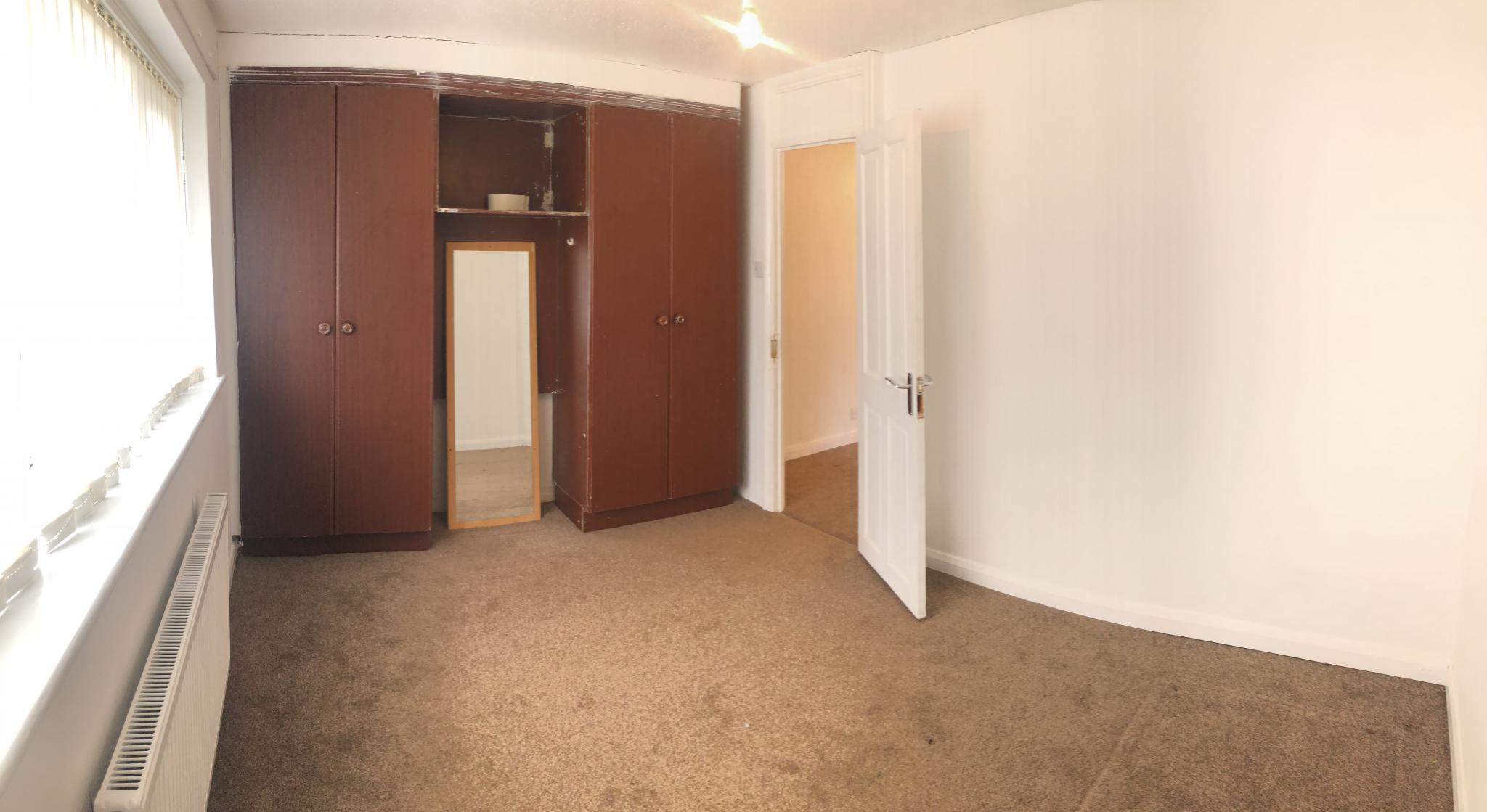 2 bedroom semi-detached house Let in Stockport - Photograph 4.