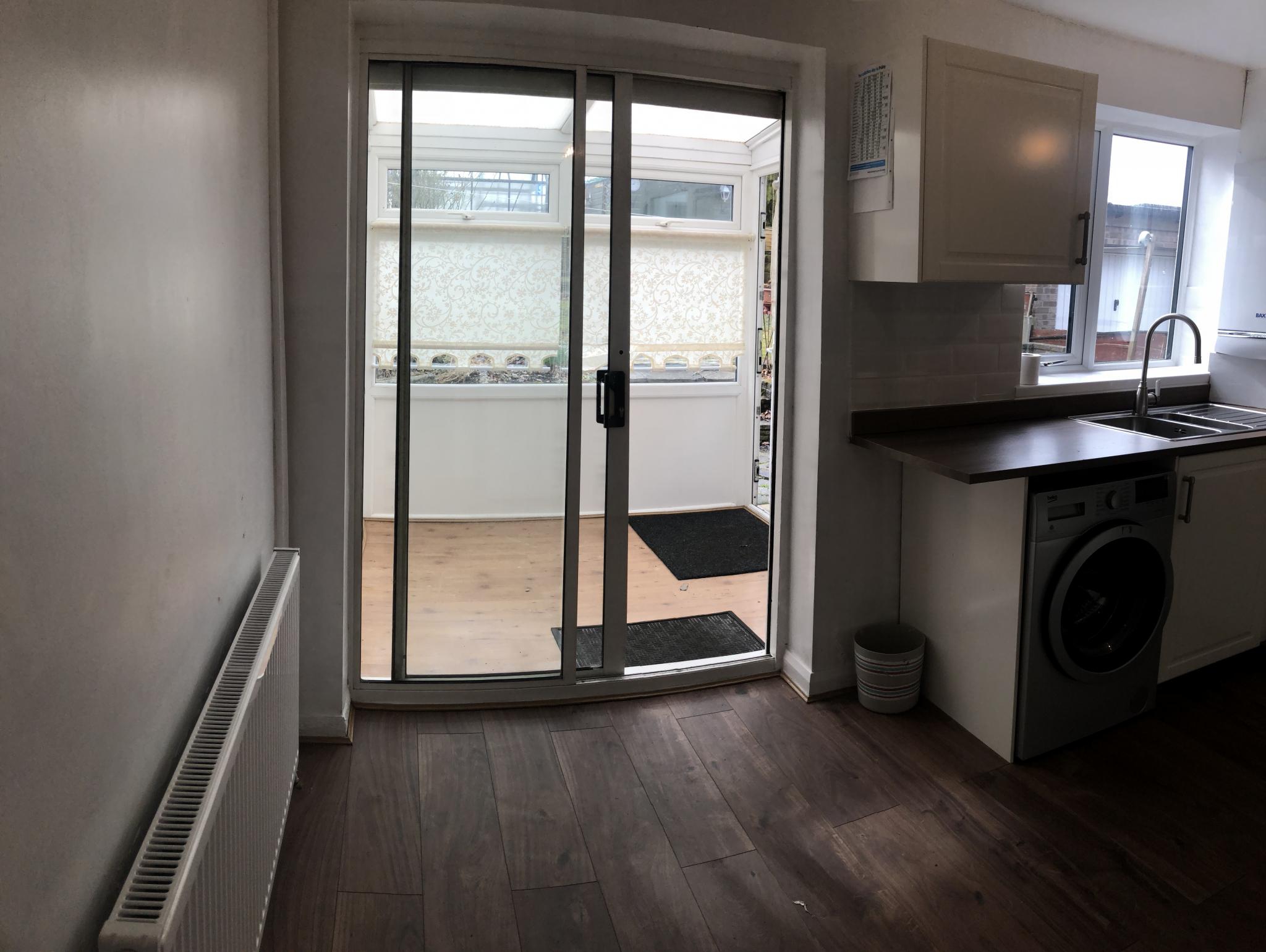 2 bedroom semi-detached house Let in Stockport - Photograph 6.