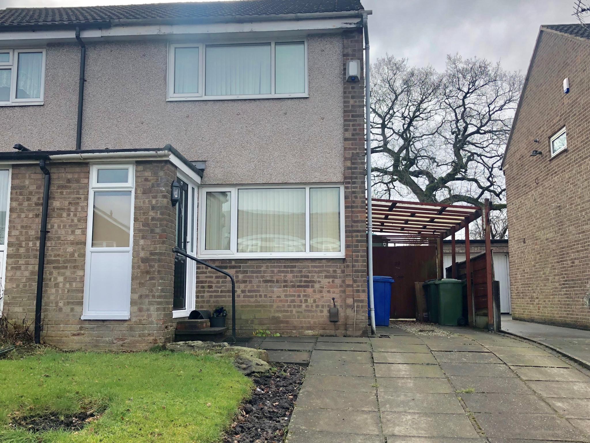 2 bedroom semi-detached house Let in Stockport - Photograph 1.
