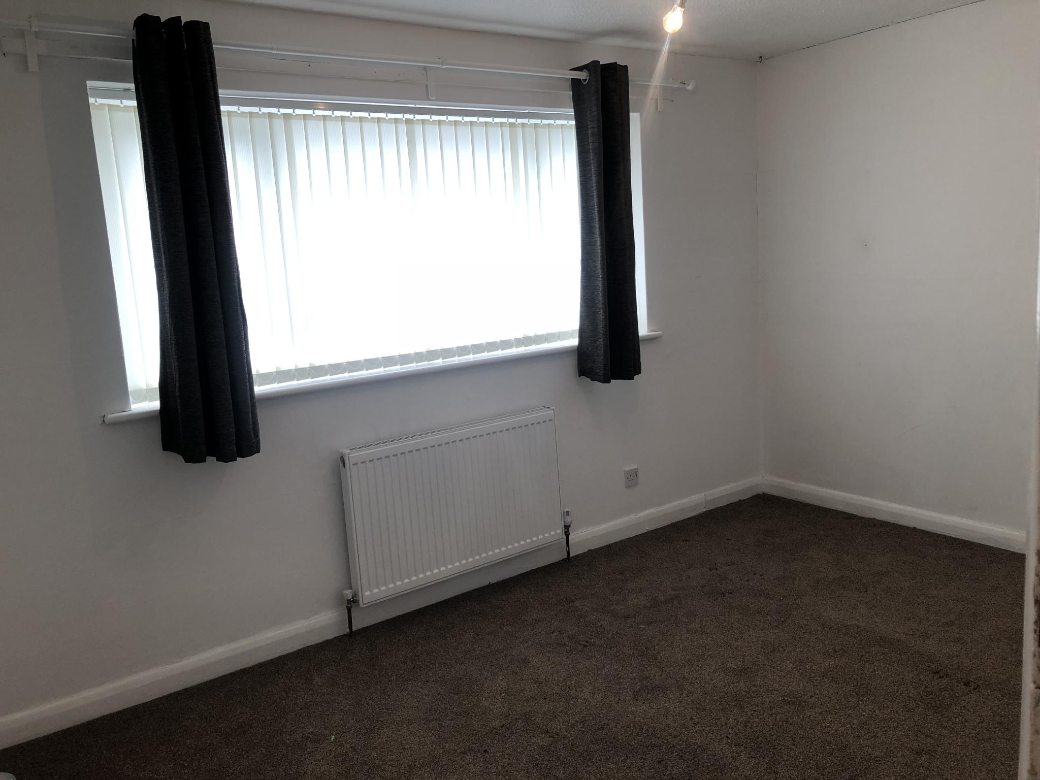 2 bedroom semi-detached house Let in Stockport - Photograph 5.