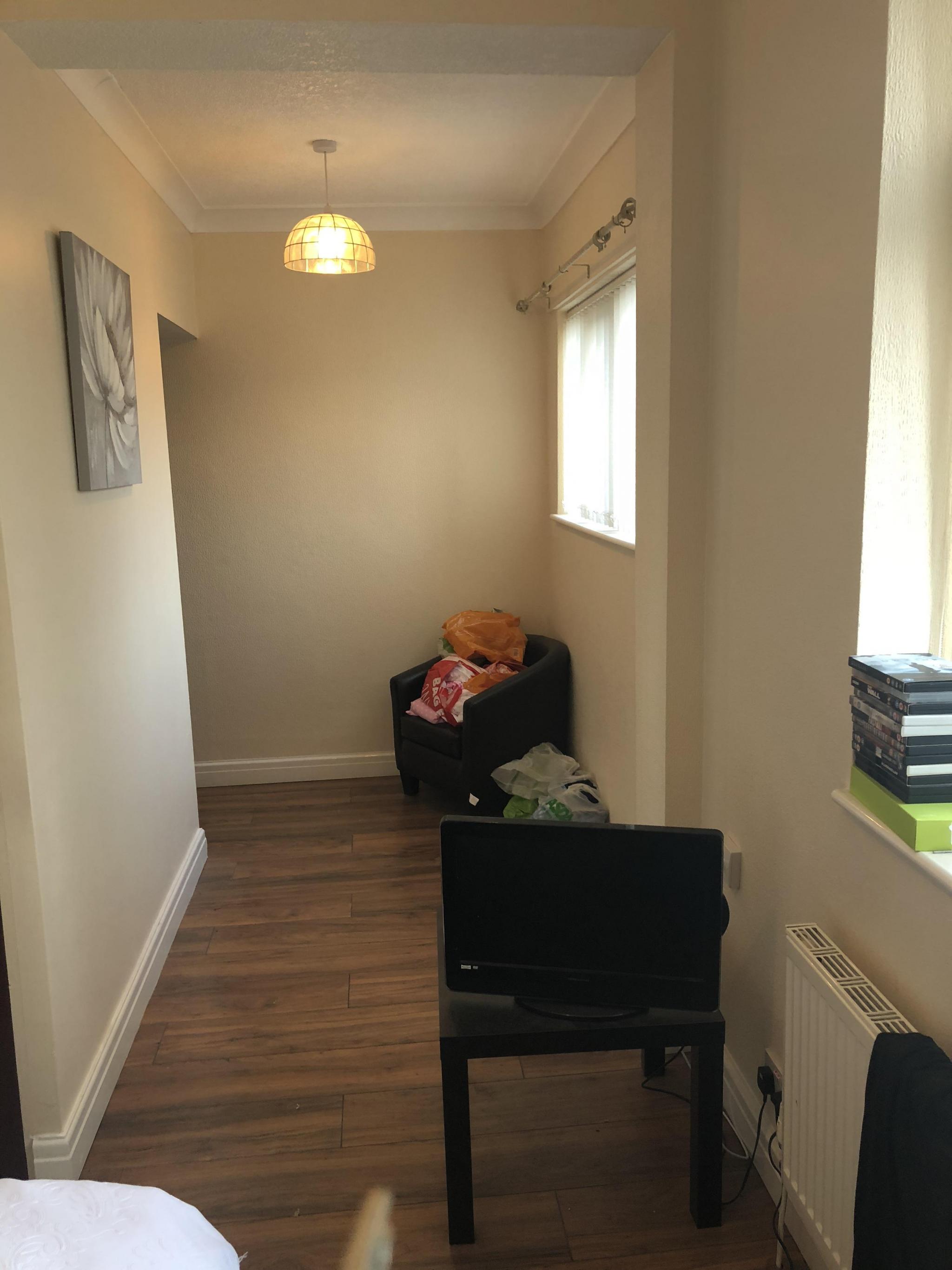1 bedroom shared house Let in Stockport - Part of bedroom in Davenport House share.
