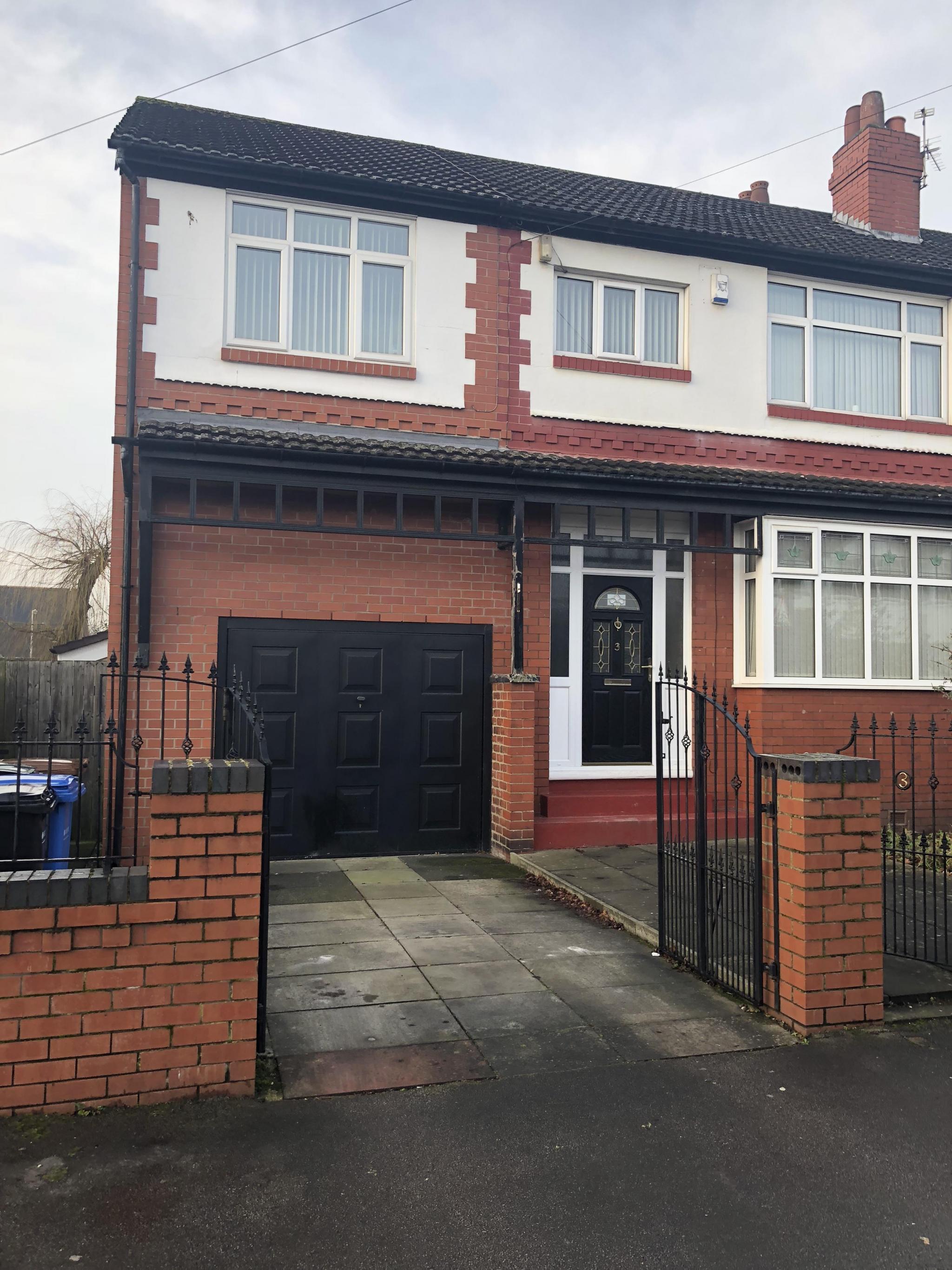 1 bedroom shared house Let in Stockport - Front of Davenport House share.
