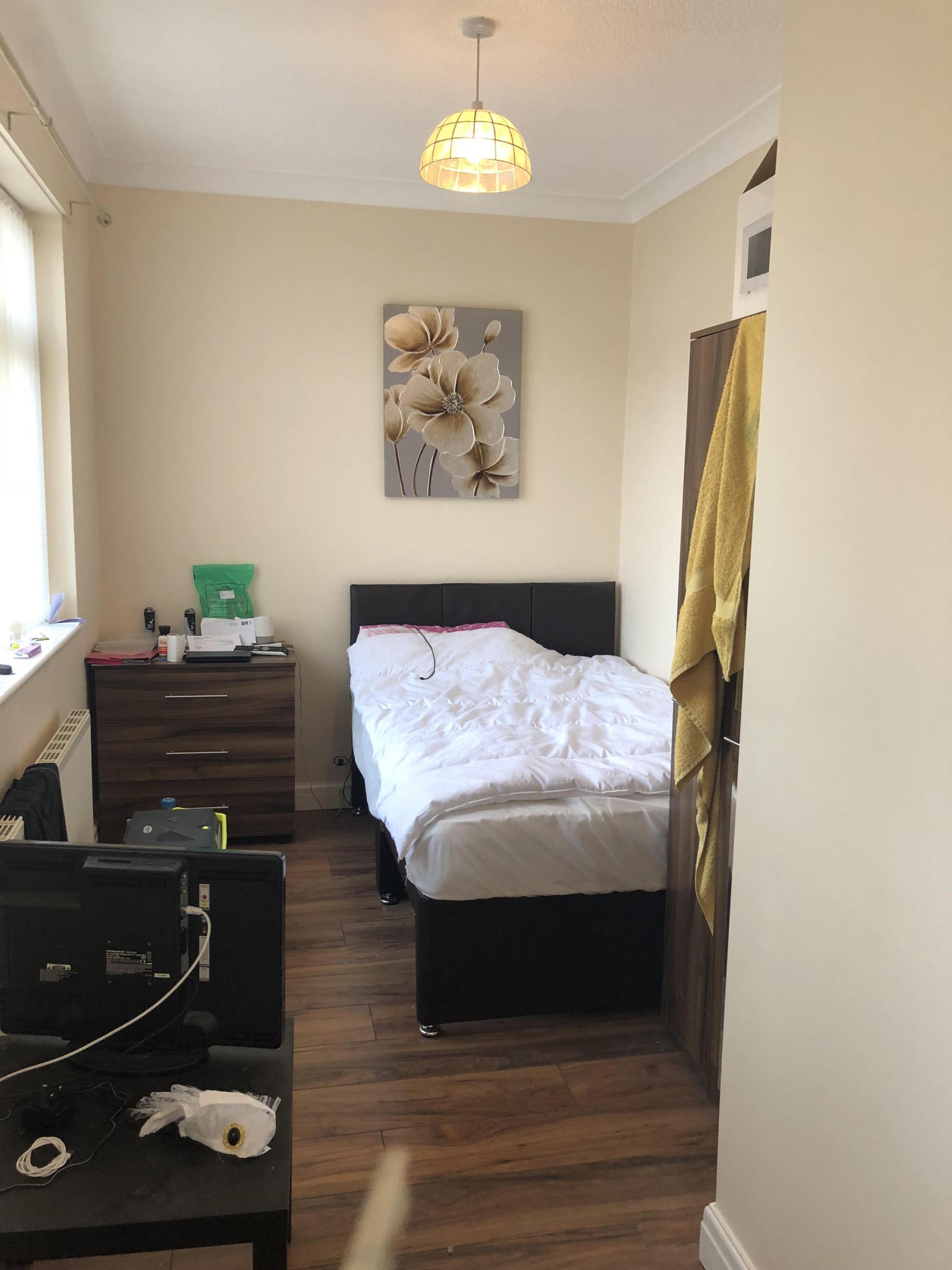 1 bedroom shared house Let in Stockport - Large double room Davenport.