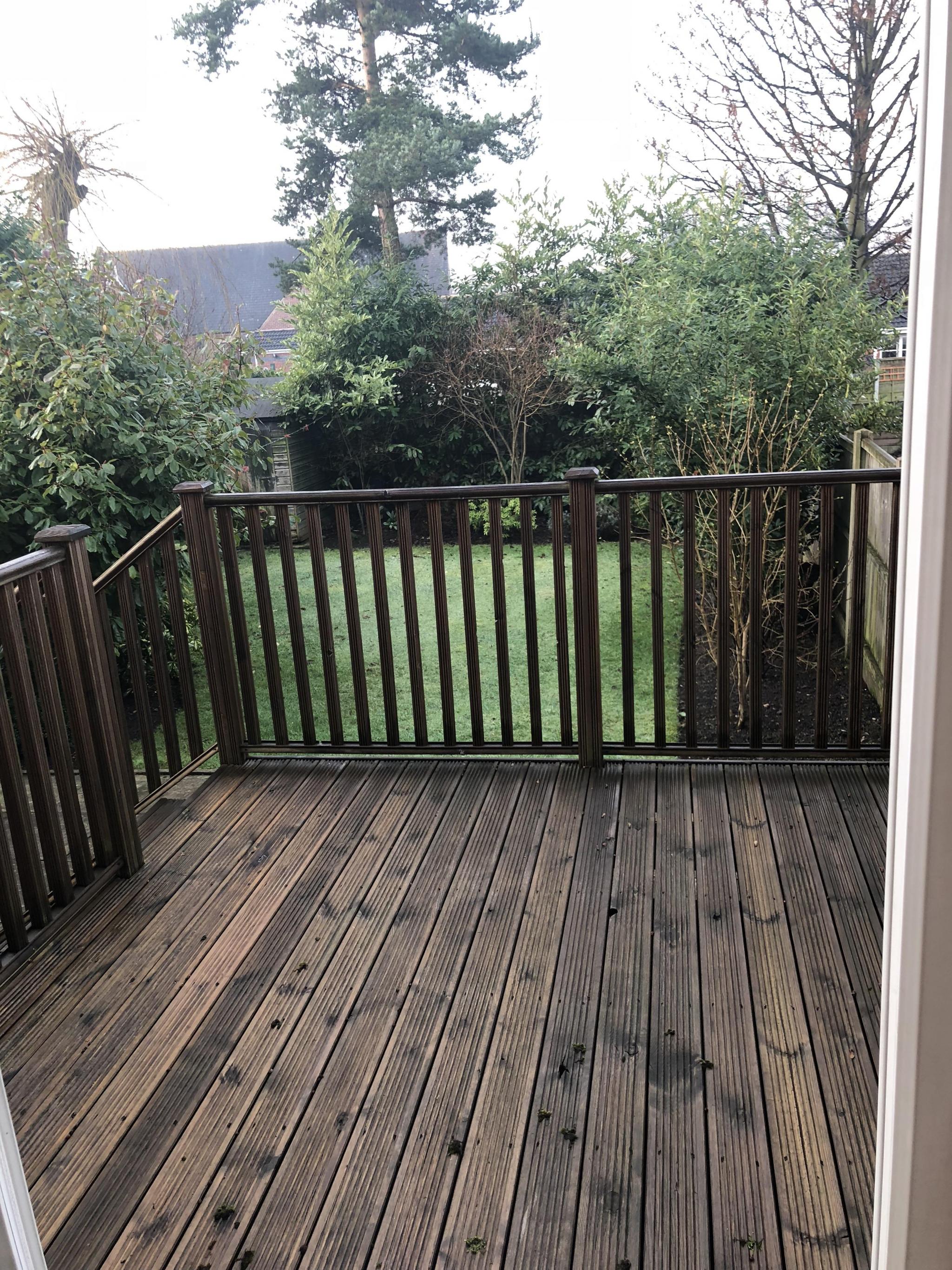 1 bedroom shared house Let in Stockport - Decked garden in HMO.