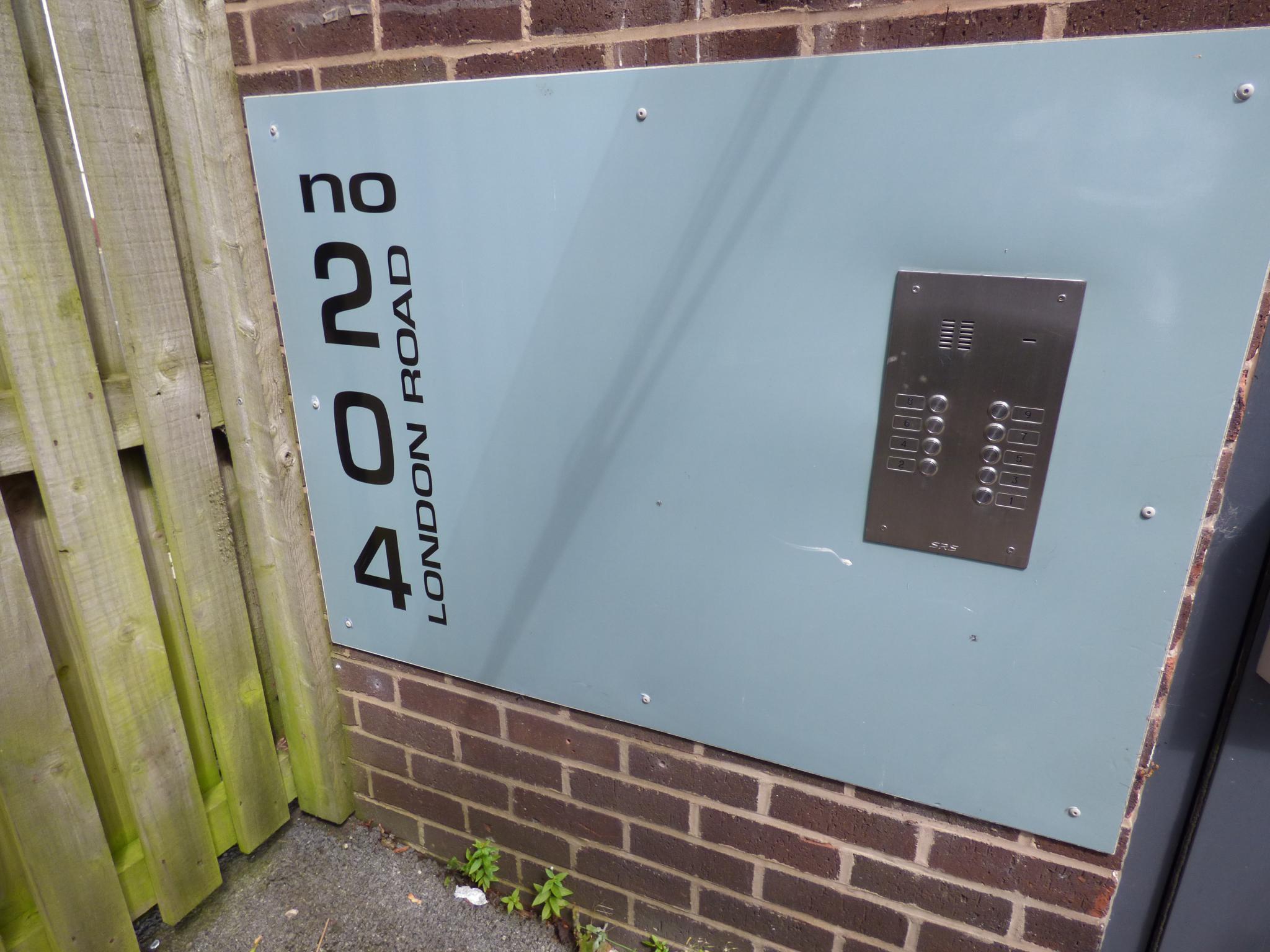 1 bedroom apartment flat/apartment Let in Stockport - Photograph 3.