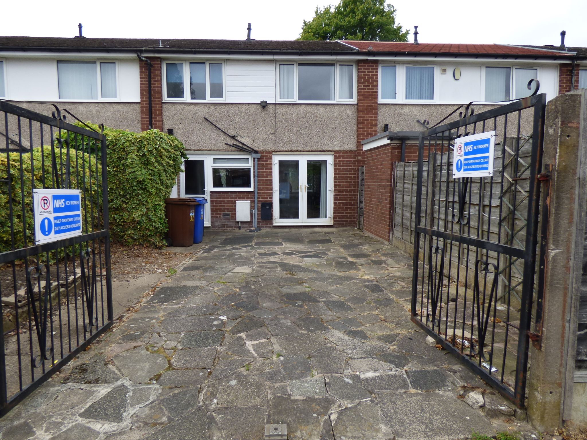 3 bedroom mews house Let in Stockport - Rear Garden/Parking.