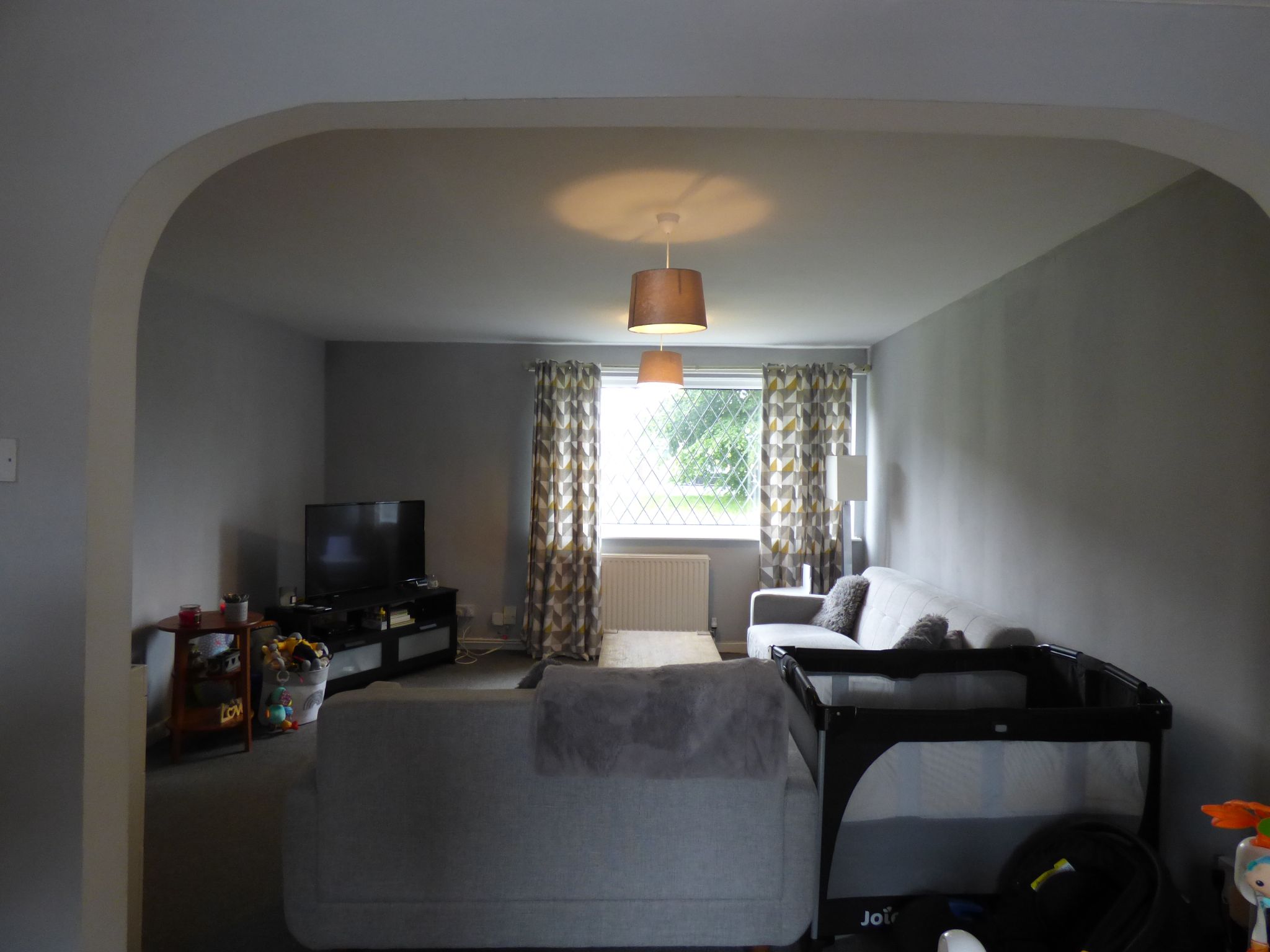 3 bedroom mews house Let in Stockport - Lounge.