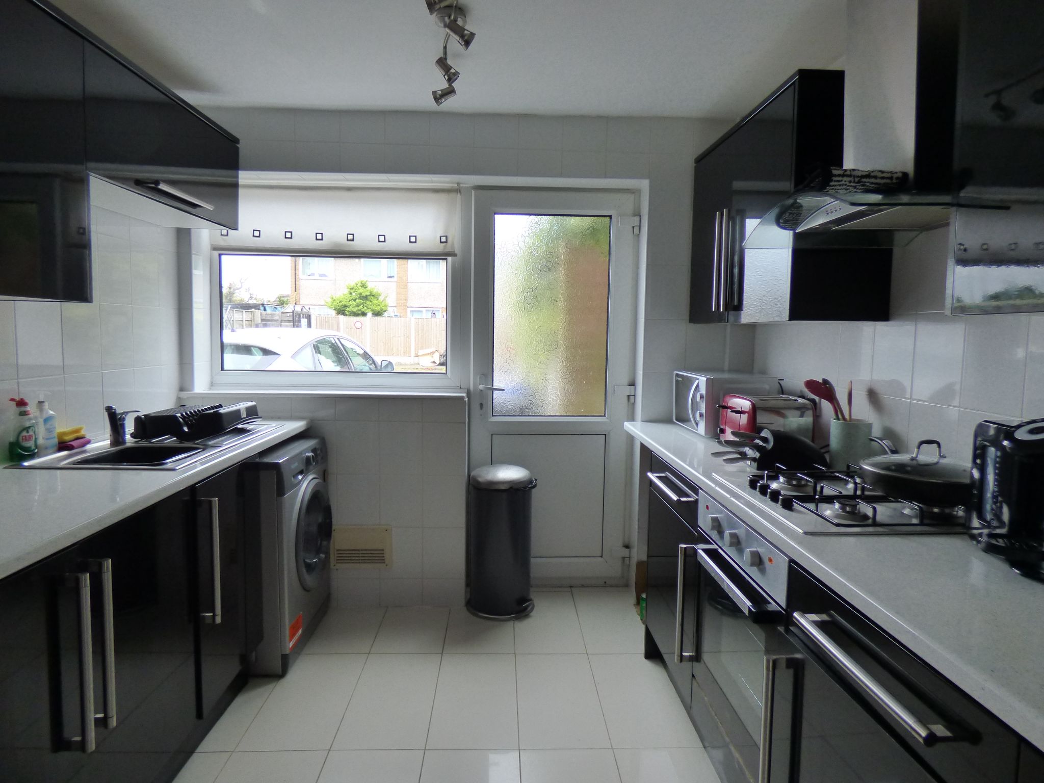 3 bedroom mews house Let in Stockport - Kitchen.