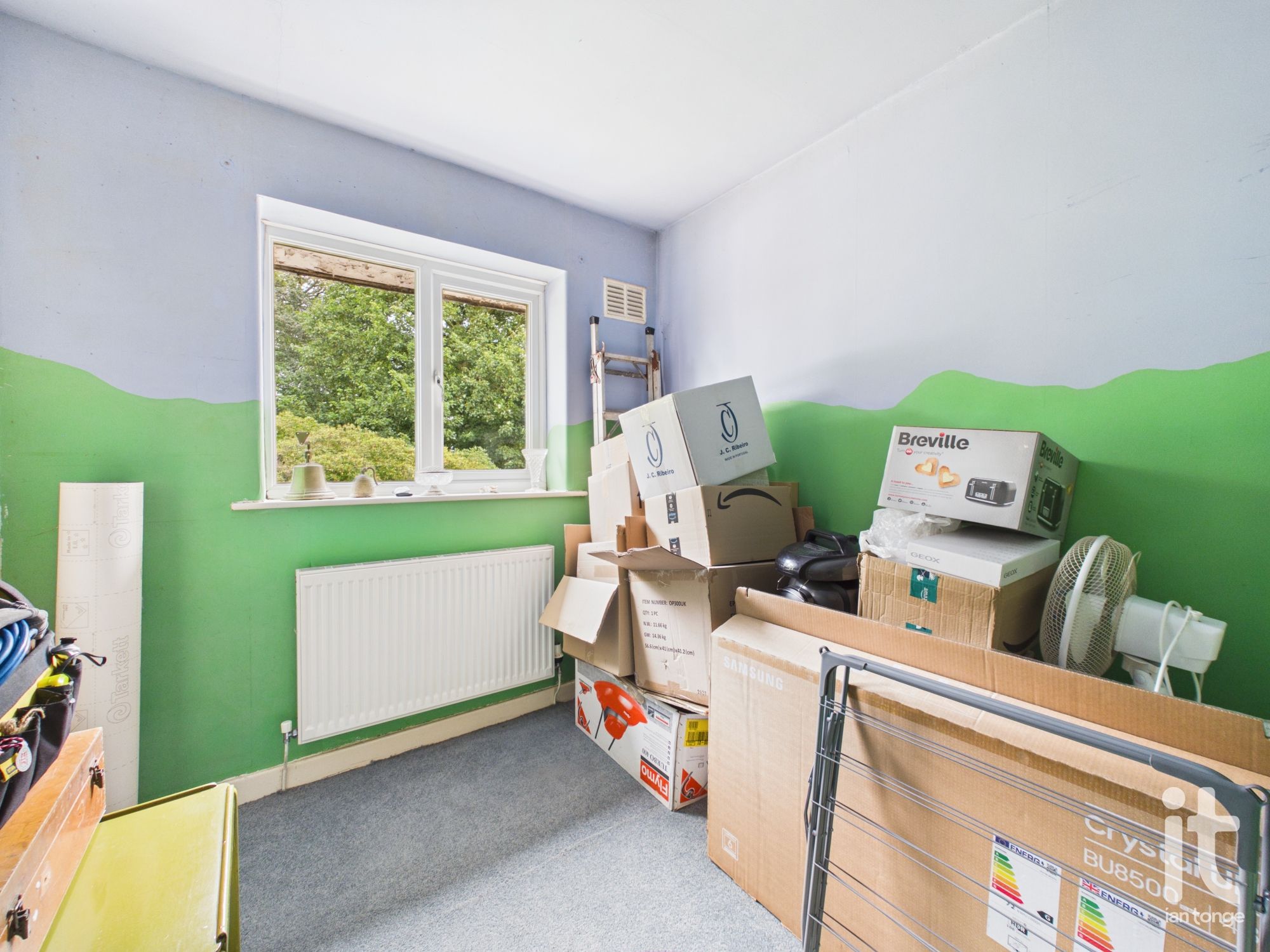 3 bedroom mid terraced house For Sale in Stockport - Photograph 14.