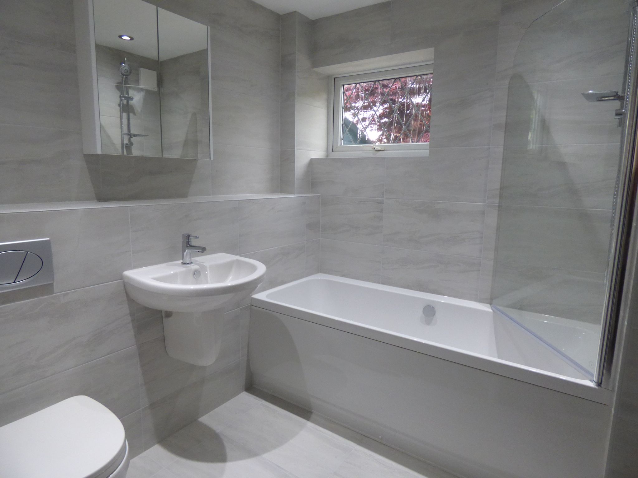 3 bedroom semi-detached house Let in Stockport - Bathroom.