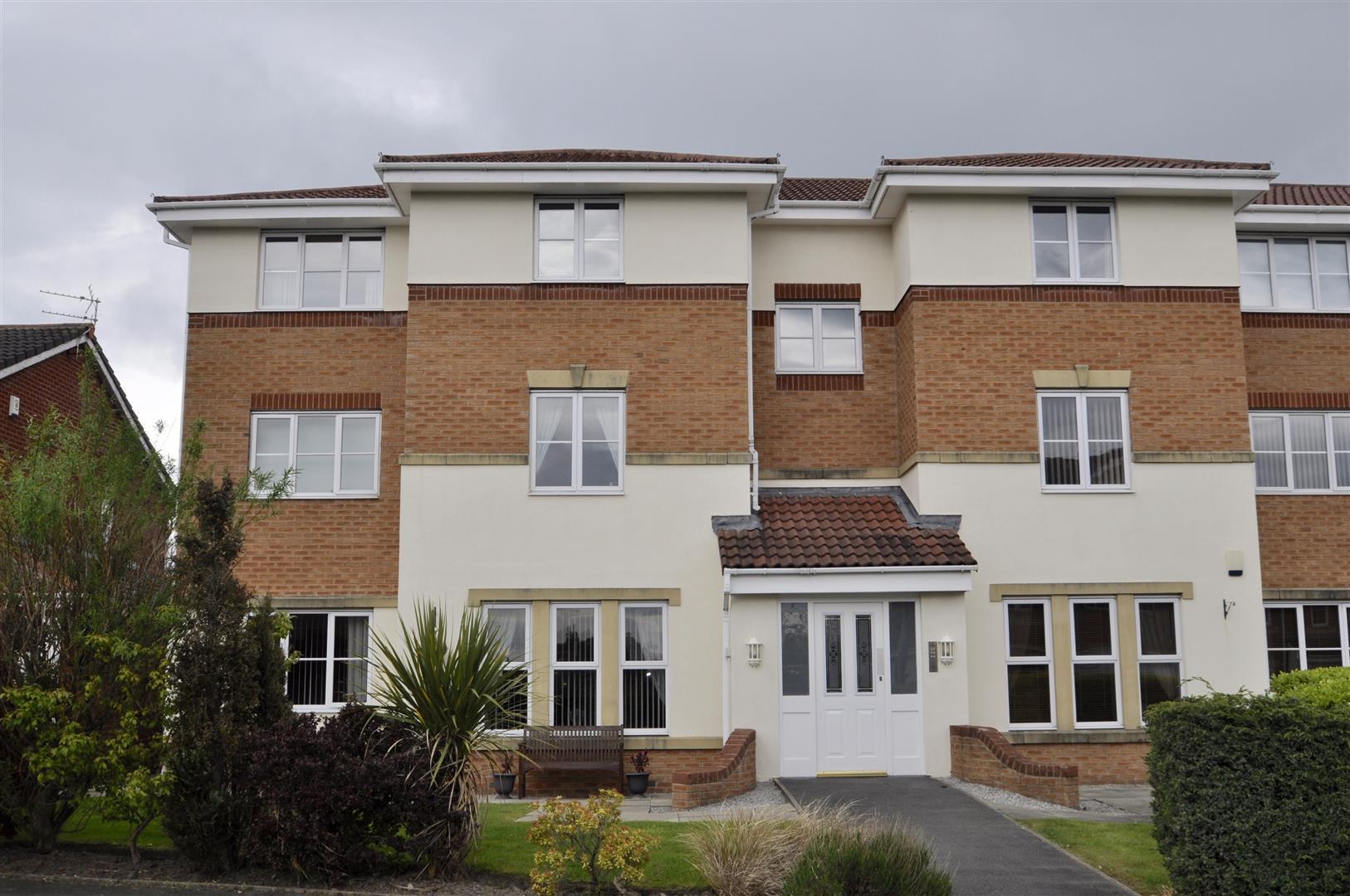 2 bedroom apartment flat/apartment Under Offer in Hyde - Photograph 1.