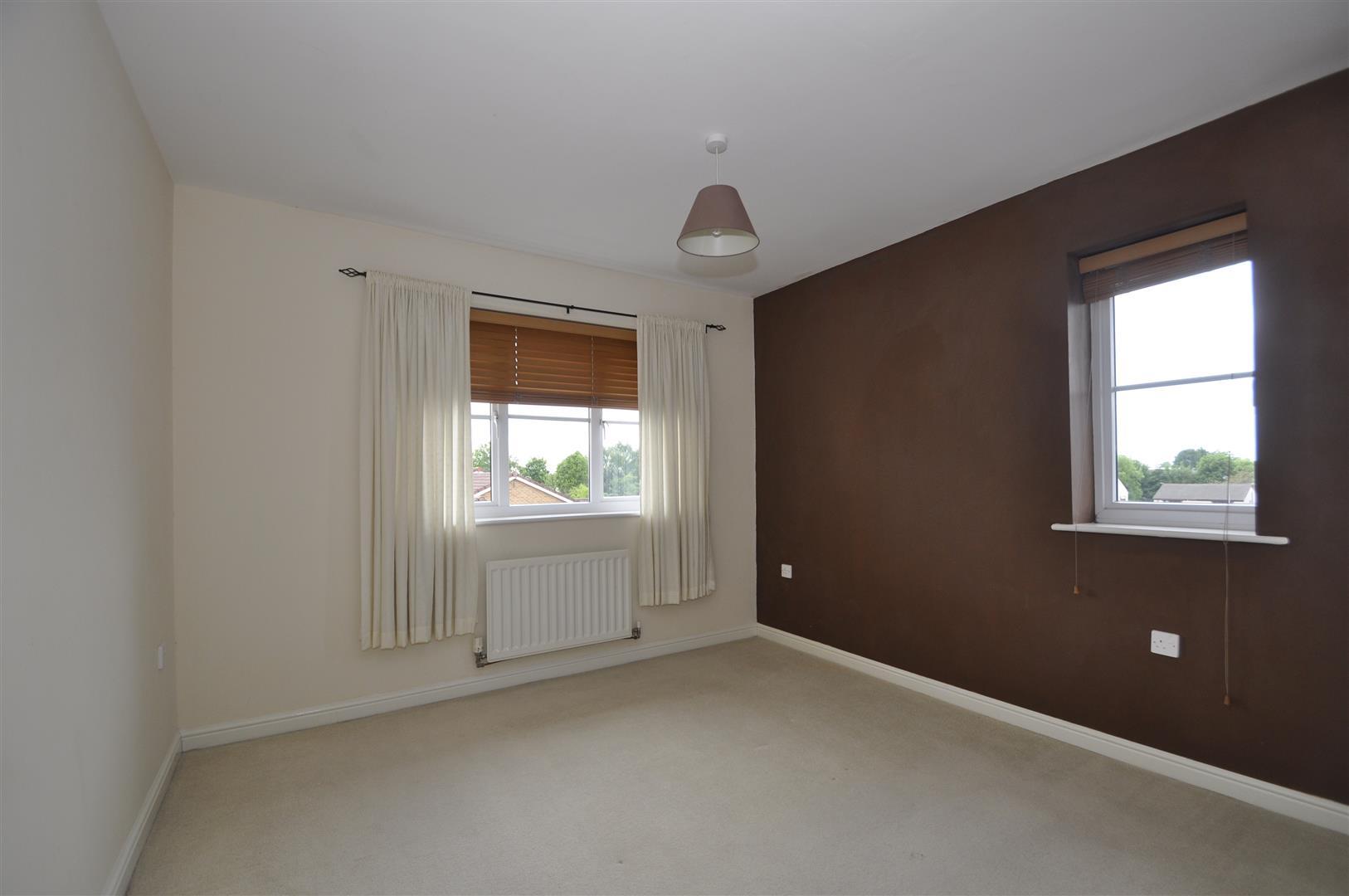 2 bedroom apartment flat/apartment Under Offer in Hyde - Photograph 3.