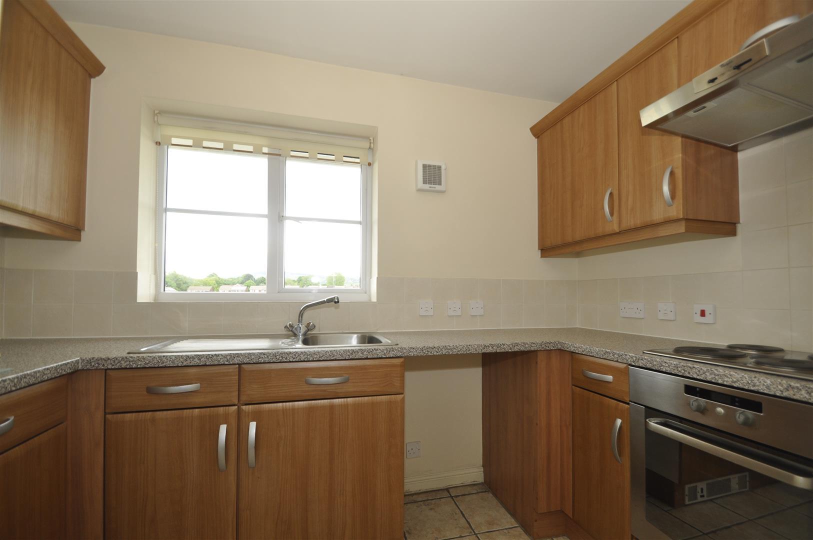 2 bedroom apartment flat/apartment Under Offer in Hyde - Photograph 5.