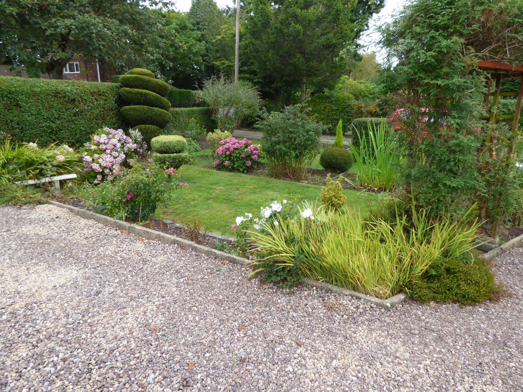 3 bedroom semi-detached house Let in Stockport - Photograph 2.