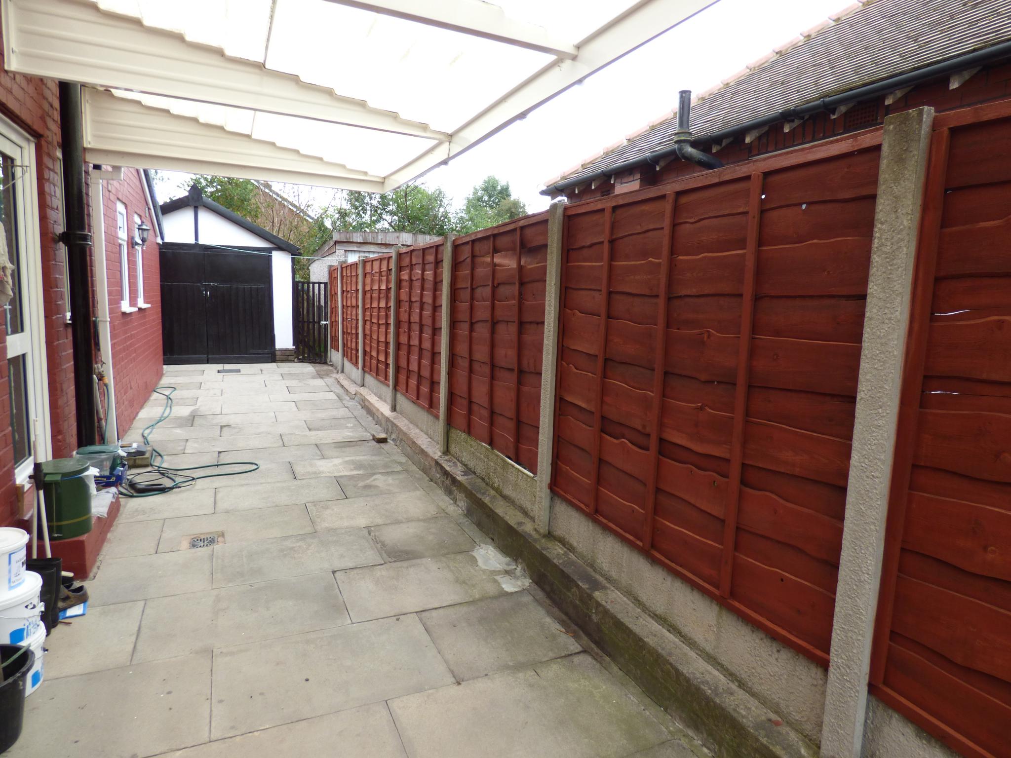 3 bedroom semi-detached house Let in Stockport - Photograph 12.