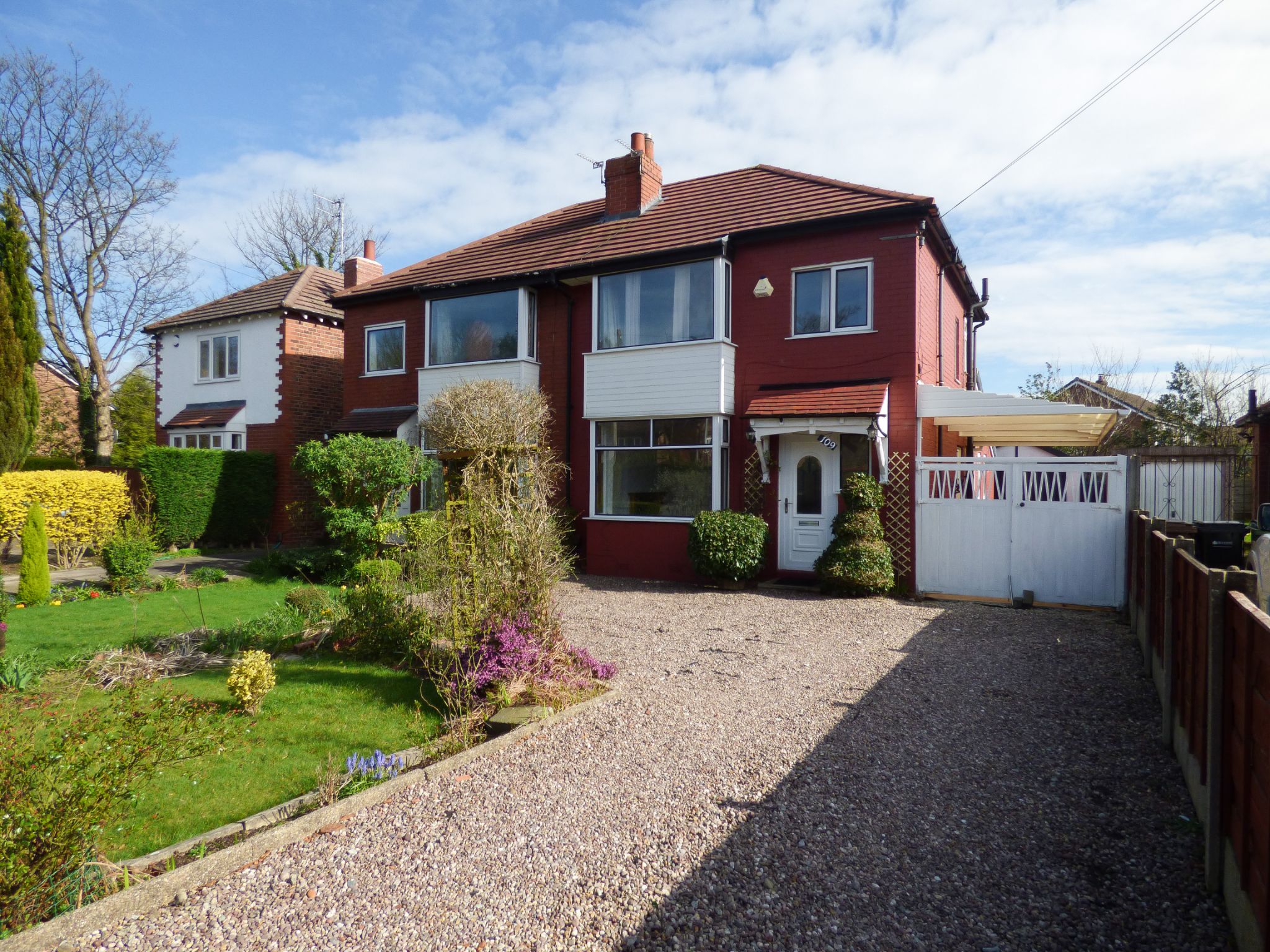 3 bedroom semi-detached house Let in Stockport - Photograph 1.