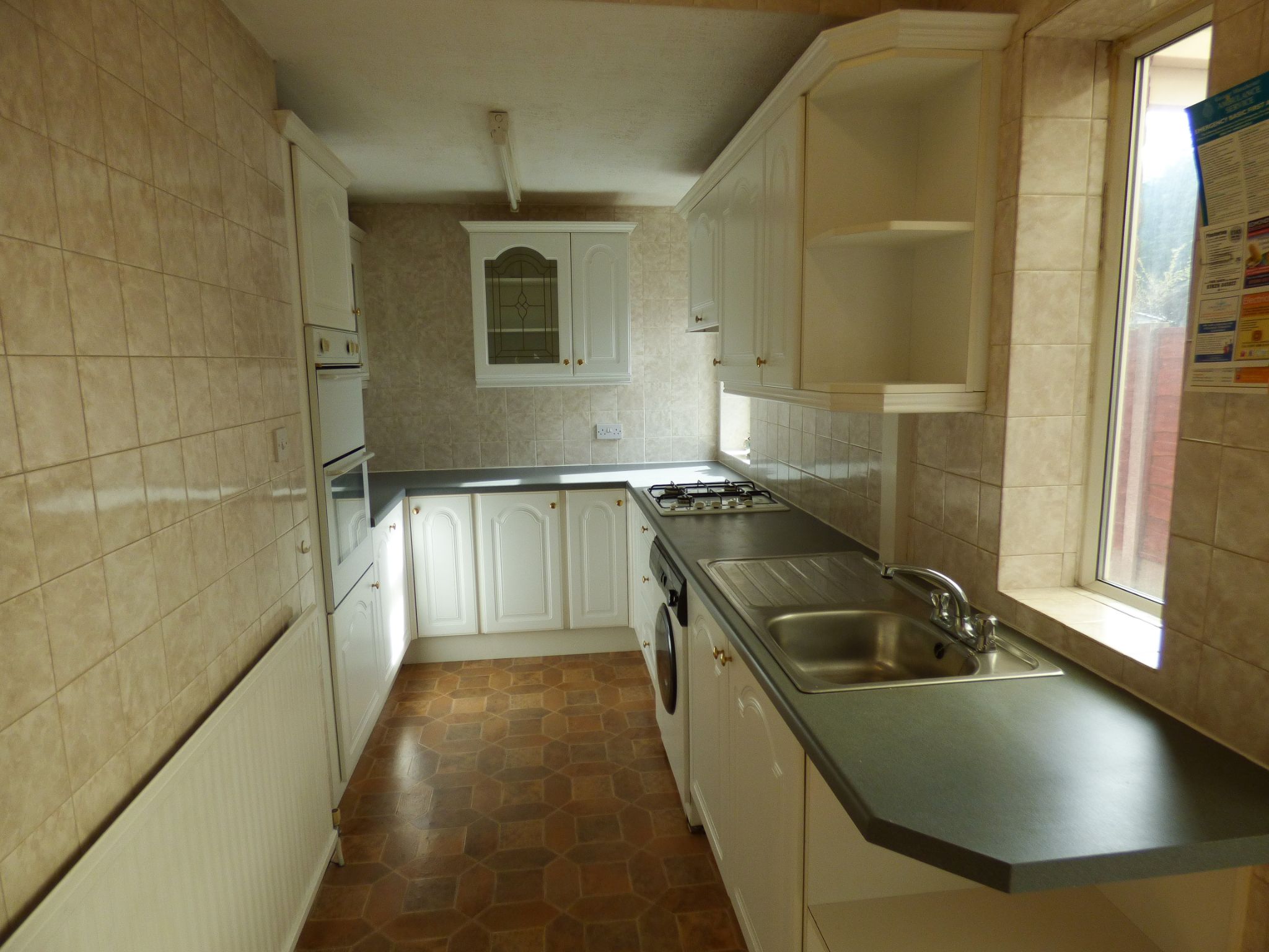 3 bedroom semi-detached house Let in Stockport - Photograph 7.