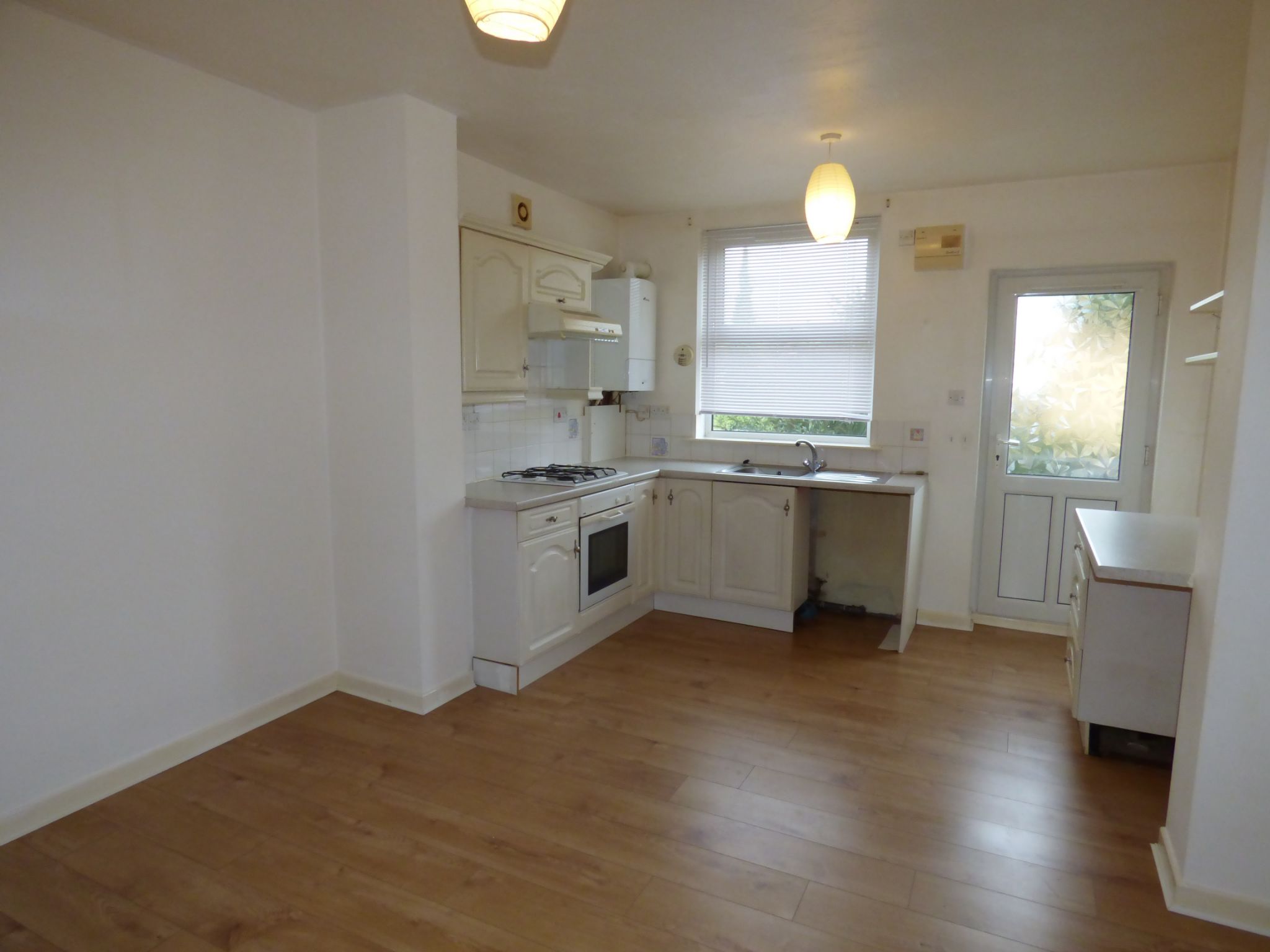 2 bedroom apartment flat/apartment Let in Stockport - Photograph 2.
