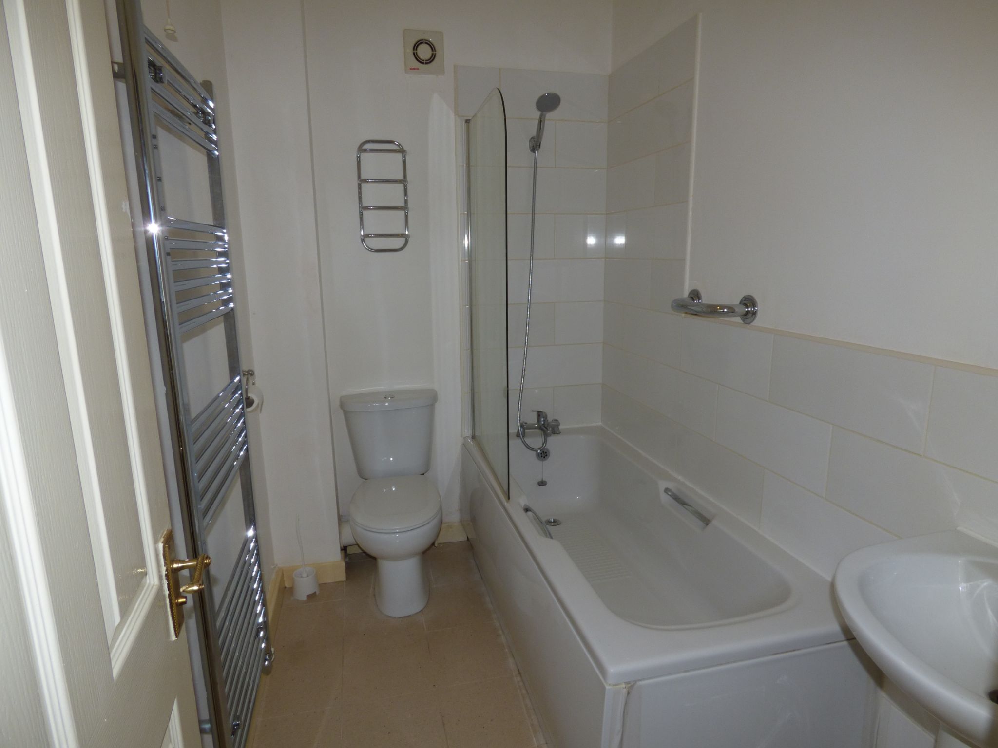 2 bedroom apartment flat/apartment Let in Stockport - Photograph 11.