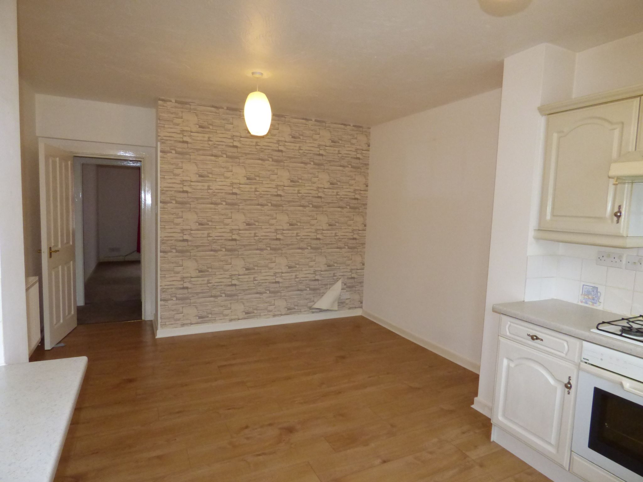 2 bedroom apartment flat/apartment Let in Stockport - Photograph 3.