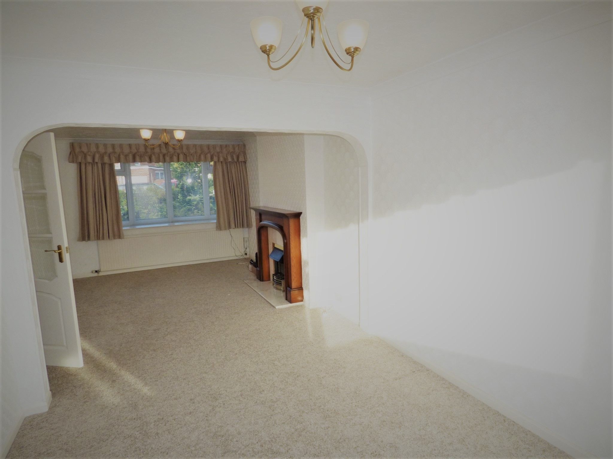 4 bedroom semi-detached house Let in Stockport - Photograph 6.