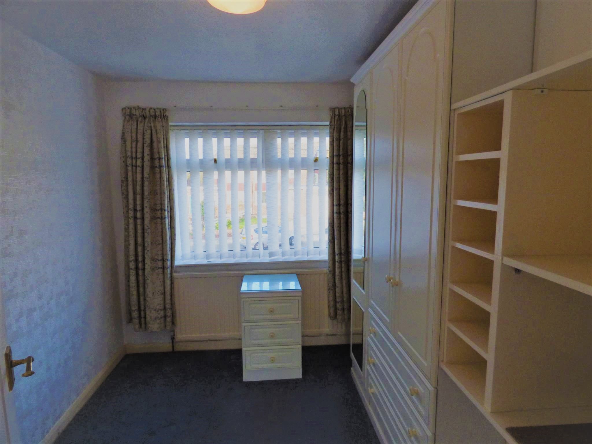4 bedroom semi-detached house Let in Stockport - Photograph 8.