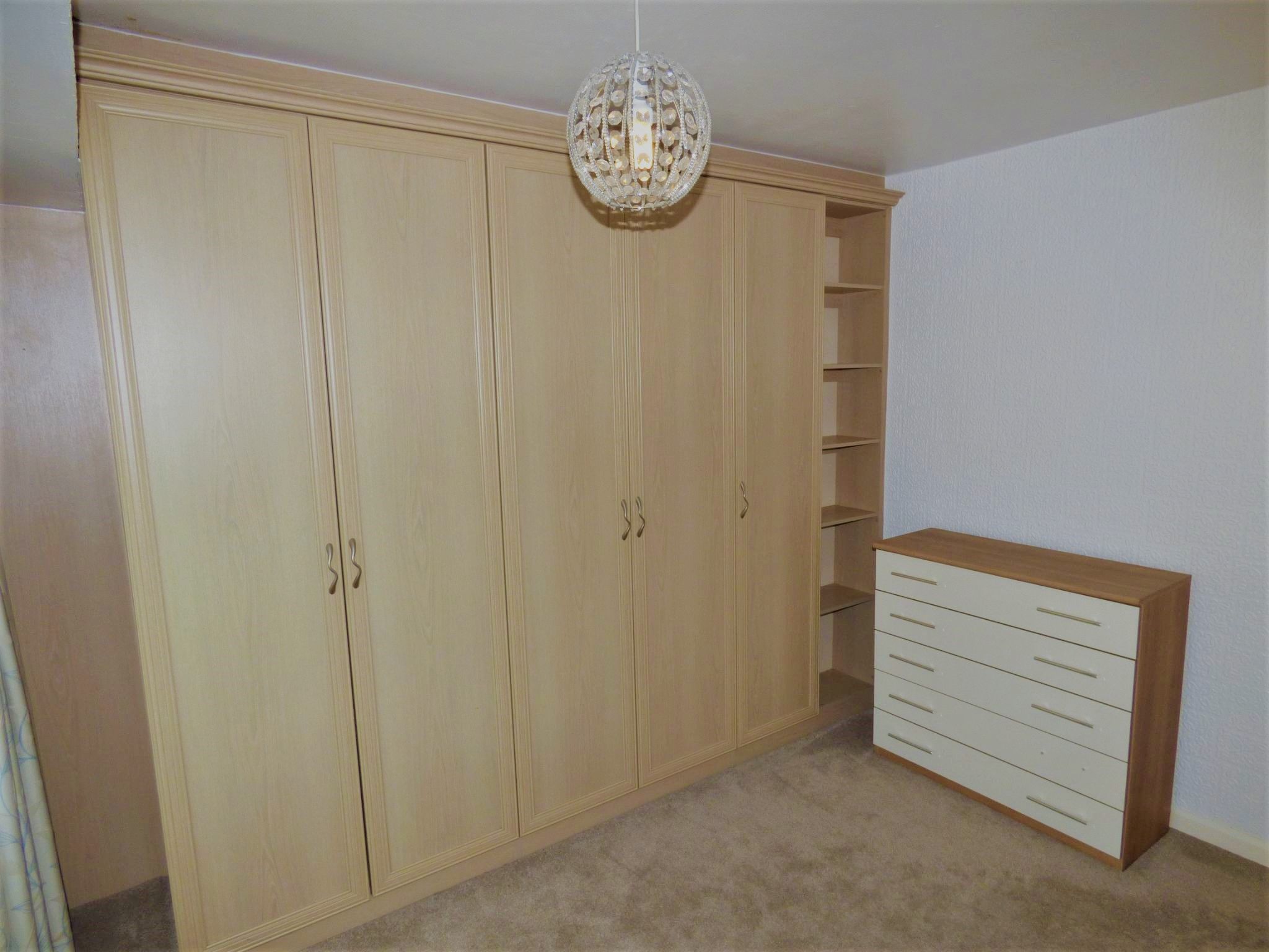 4 bedroom semi-detached house Let in Stockport - Photograph 4.