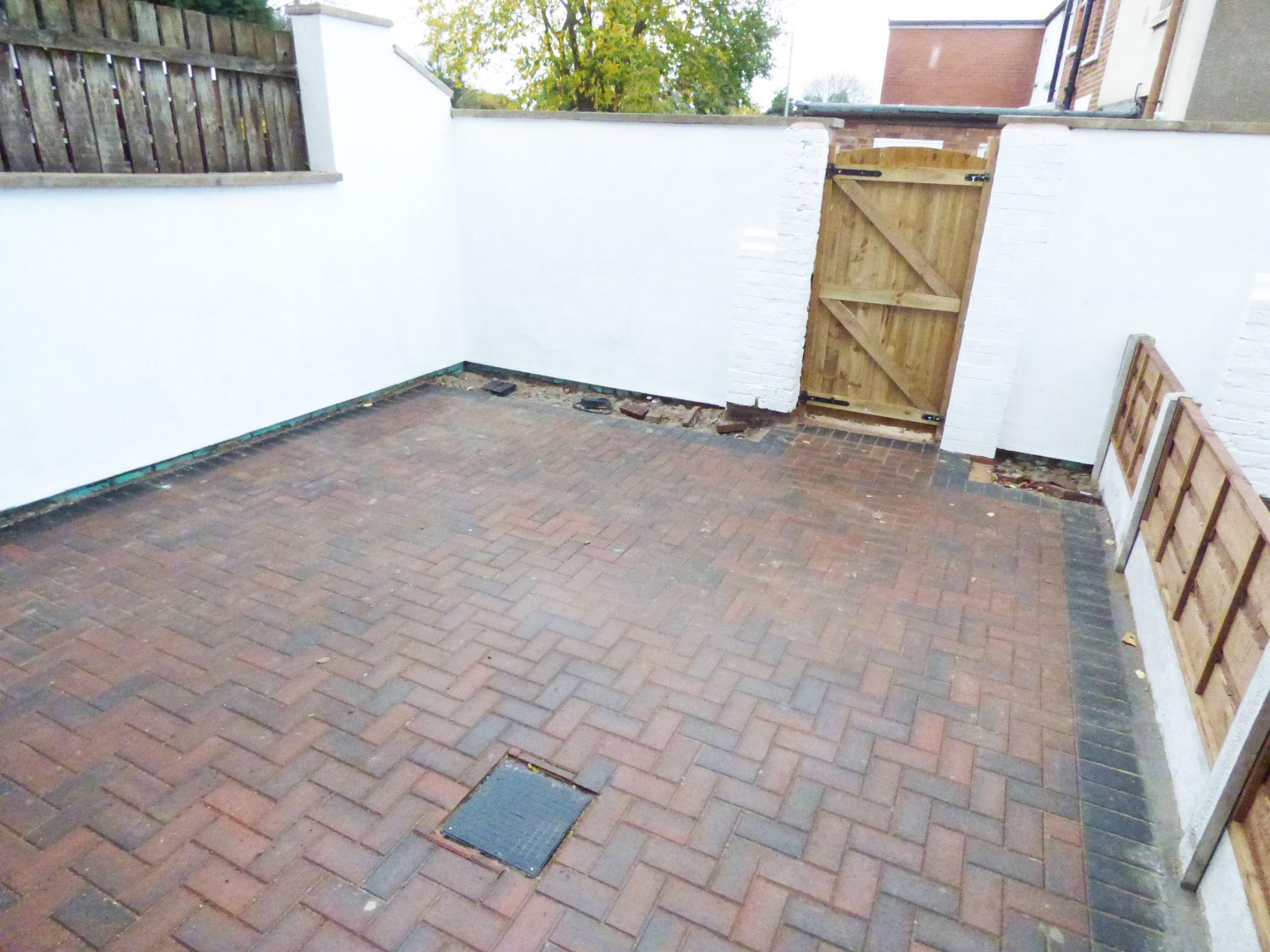 2 bedroom mid terraced house Under Offer in Stockport - Photograph 9.
