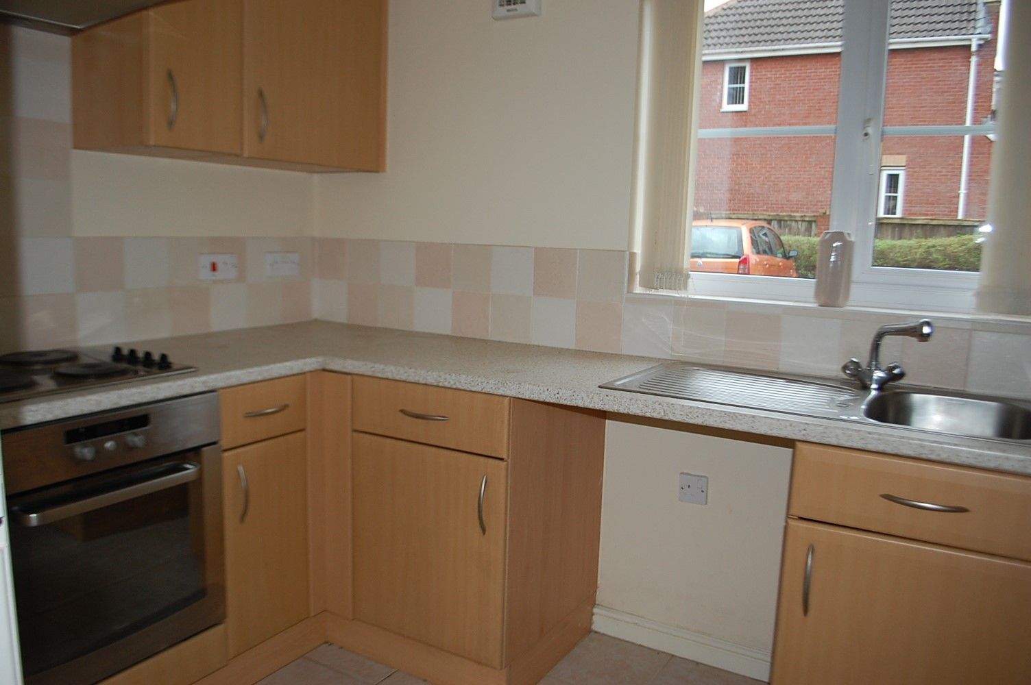 2 bedroom apartment flat/apartment Let in Ashton-under-lyne - Photograph 2.