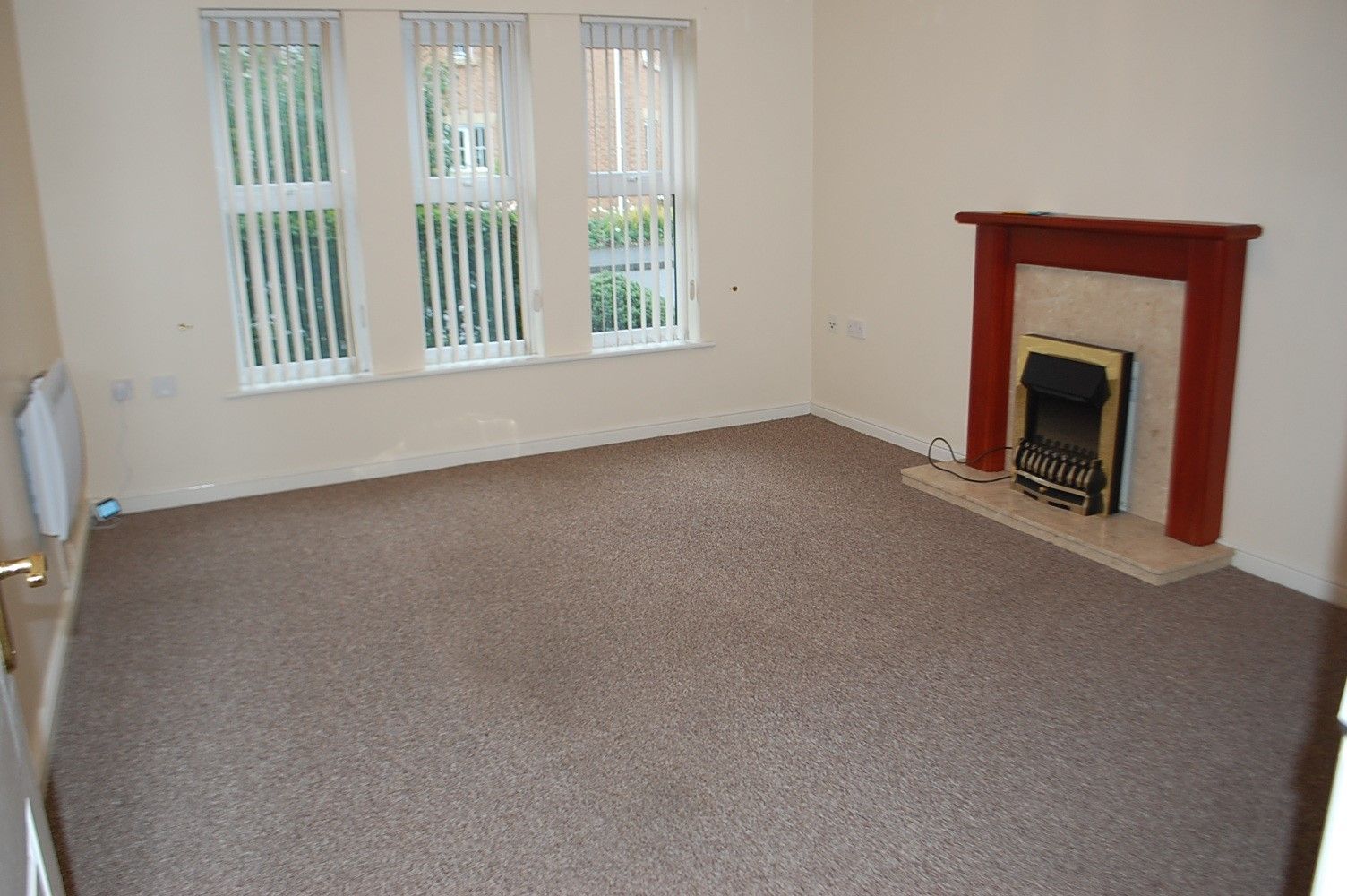 2 bedroom apartment flat/apartment Let in Ashton-under-lyne - Photograph 4.